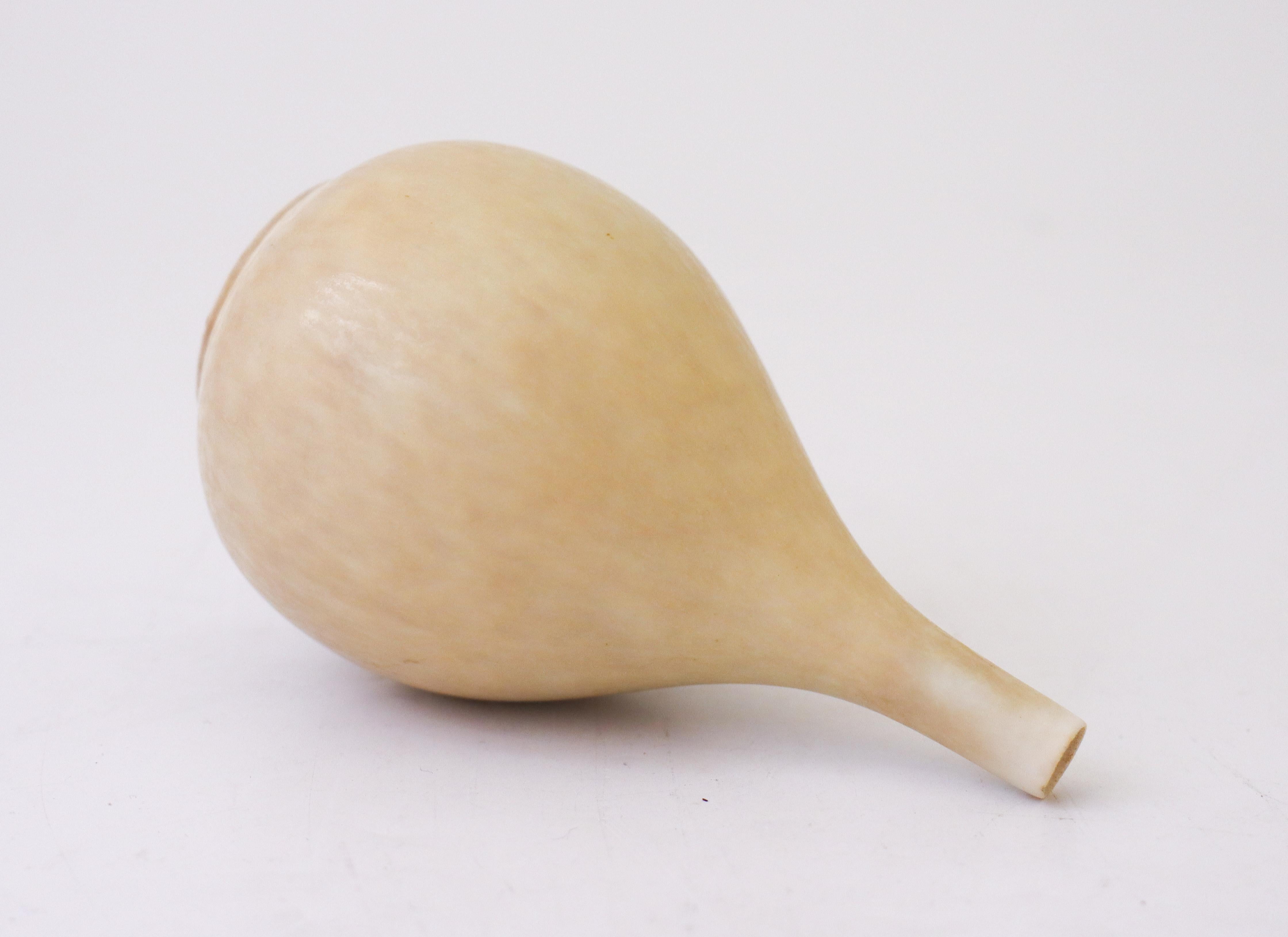 Svedese Vaso giallo a goccia Carl-Harry Stålhane Rörstrand, metà del secolo scorso in vendita