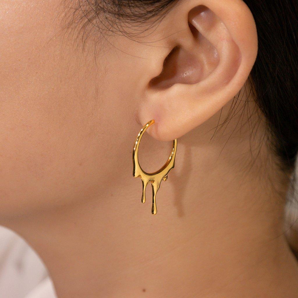 Modern Dripping Circular S Gold Earrings