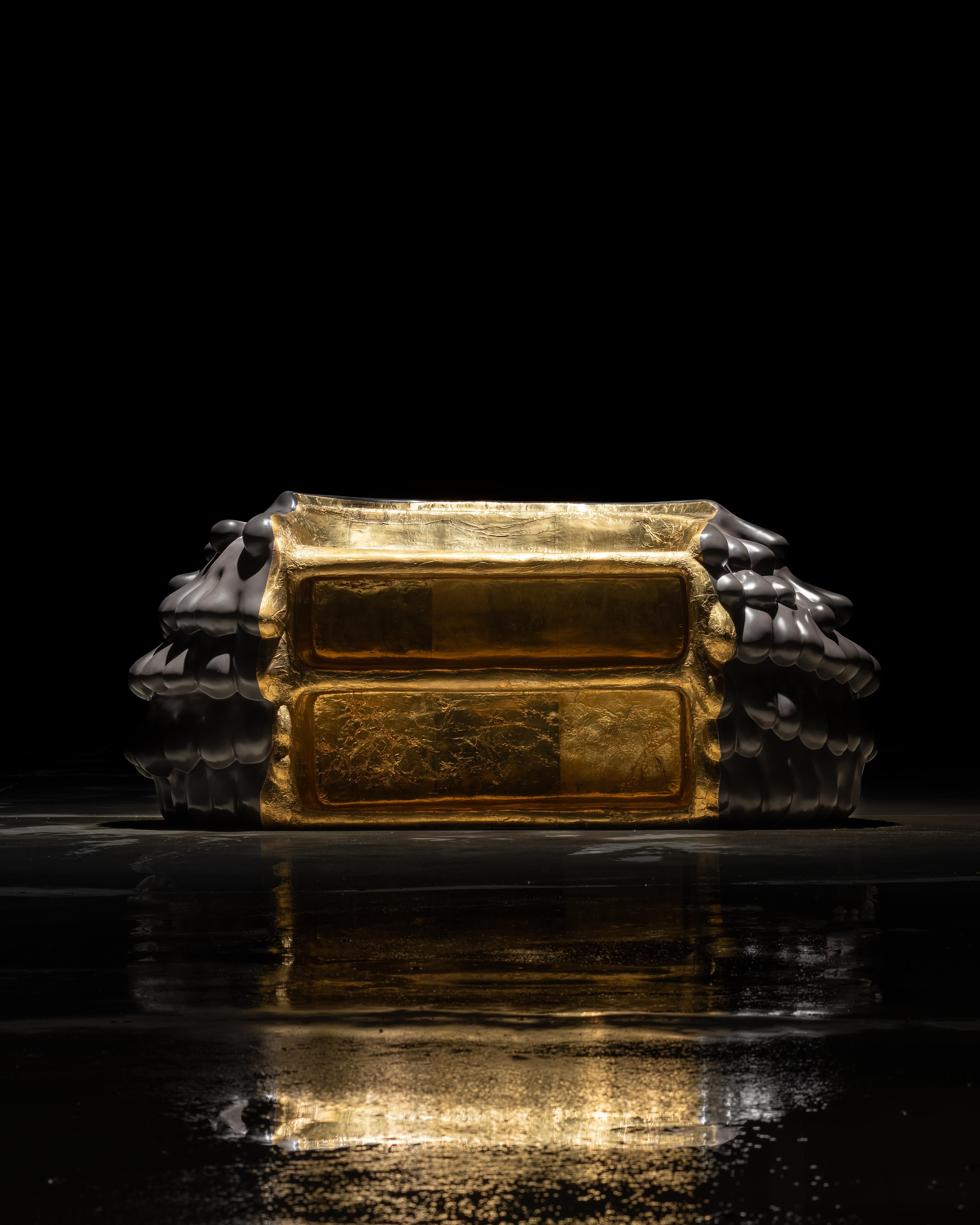 Drippity Bar Charcoal made with Brass and Resin In New Condition For Sale In Kolkata, IN