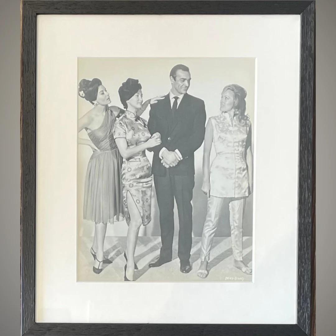 Dr.No (1962) - FRAMED
Foto Standbild (8 X 10 Zoll)

Original US-Fotoproduktion Standbild

Seltenes Original-Schwarz-Weiß-Standbild von 1962 von Sean Connery als Bond mit Ursula Andress, Eunice Gayson und Zena Marshall.

Publicity Stills oder