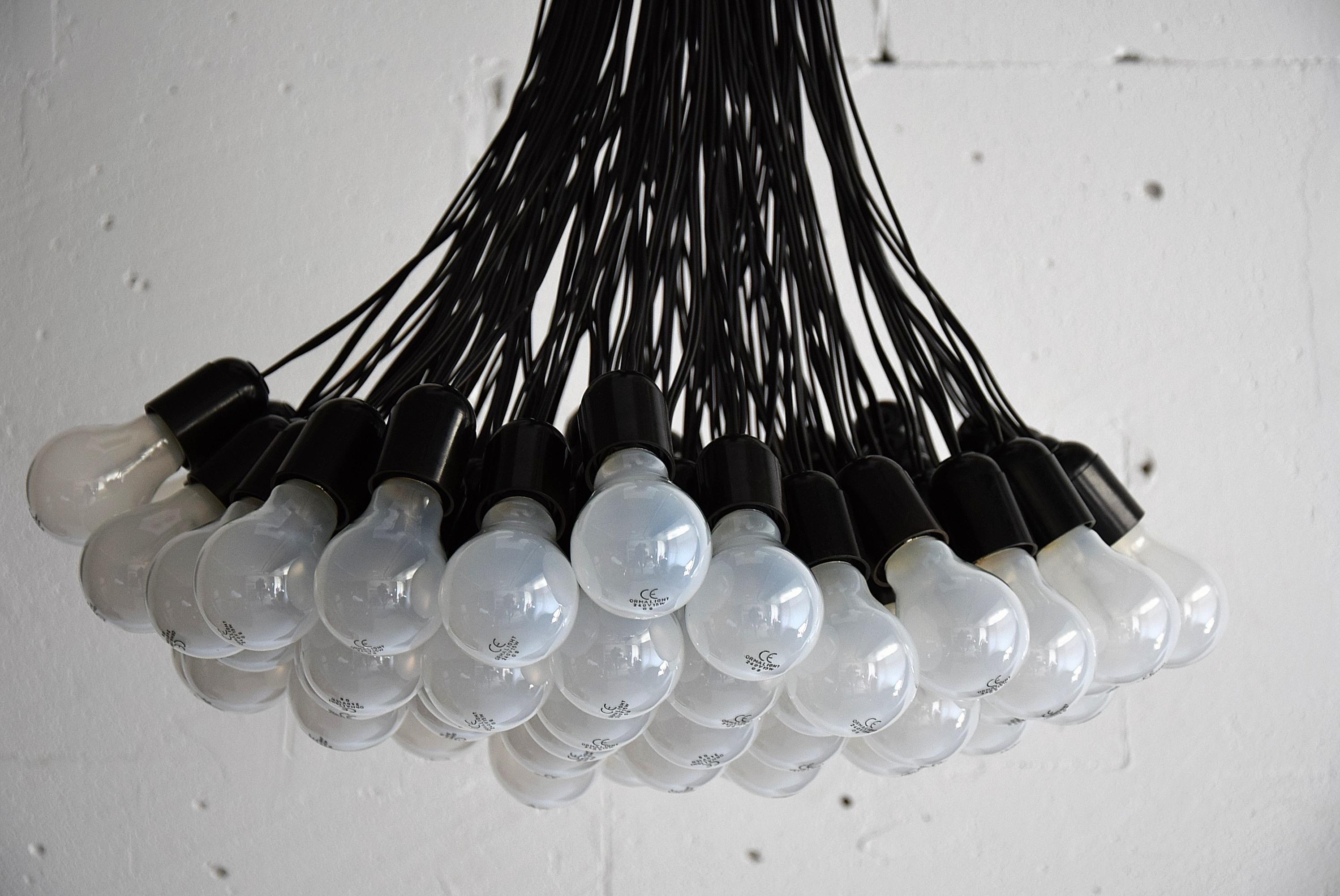 Droog Design Chandelier 85 Lamps by Rody Graumans, 1995 In Good Condition For Sale In Weesp, NL