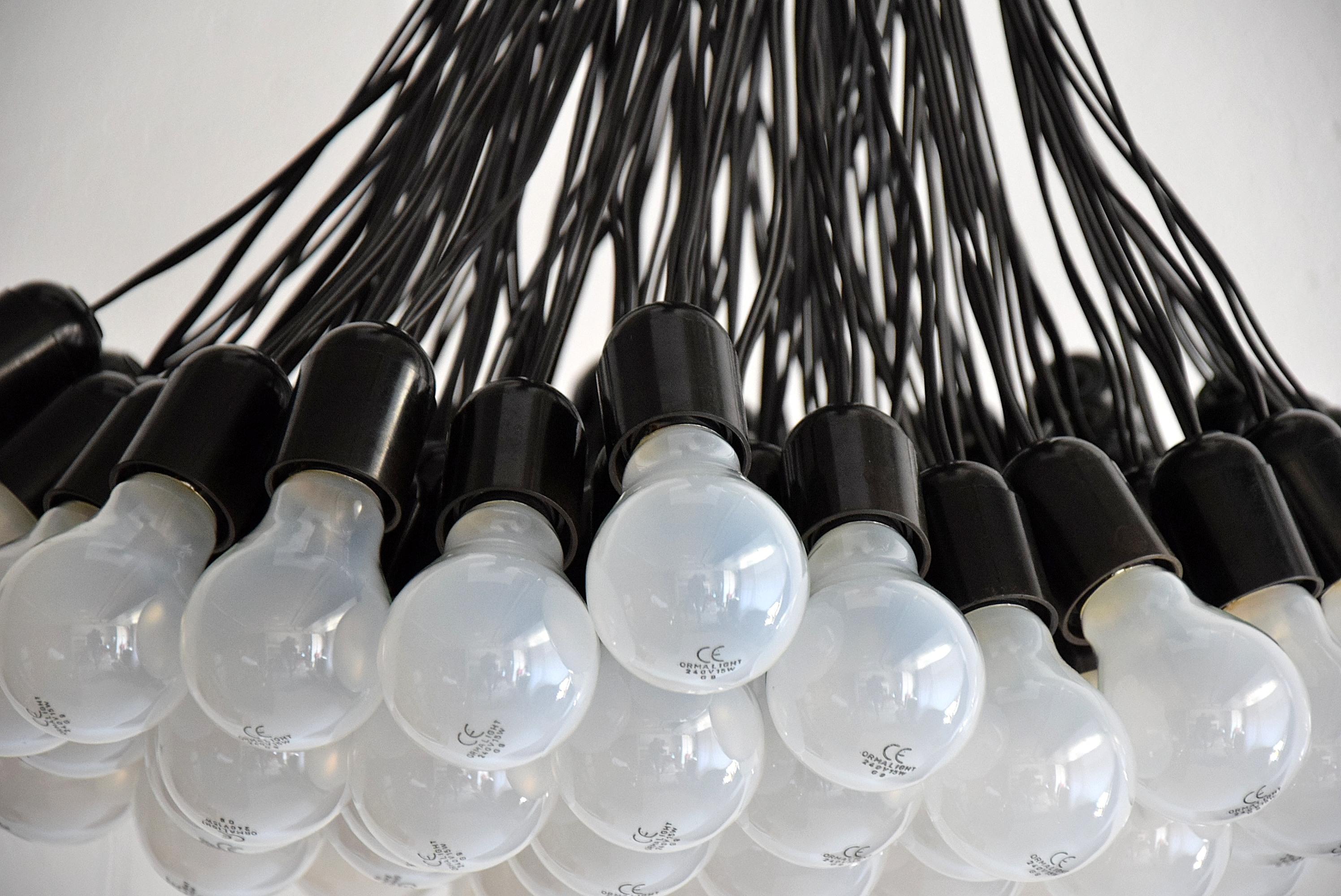 Droog Design Chandelier 85 Lamps by Rody Graumans, 1995 In Good Condition In Weesp, NL