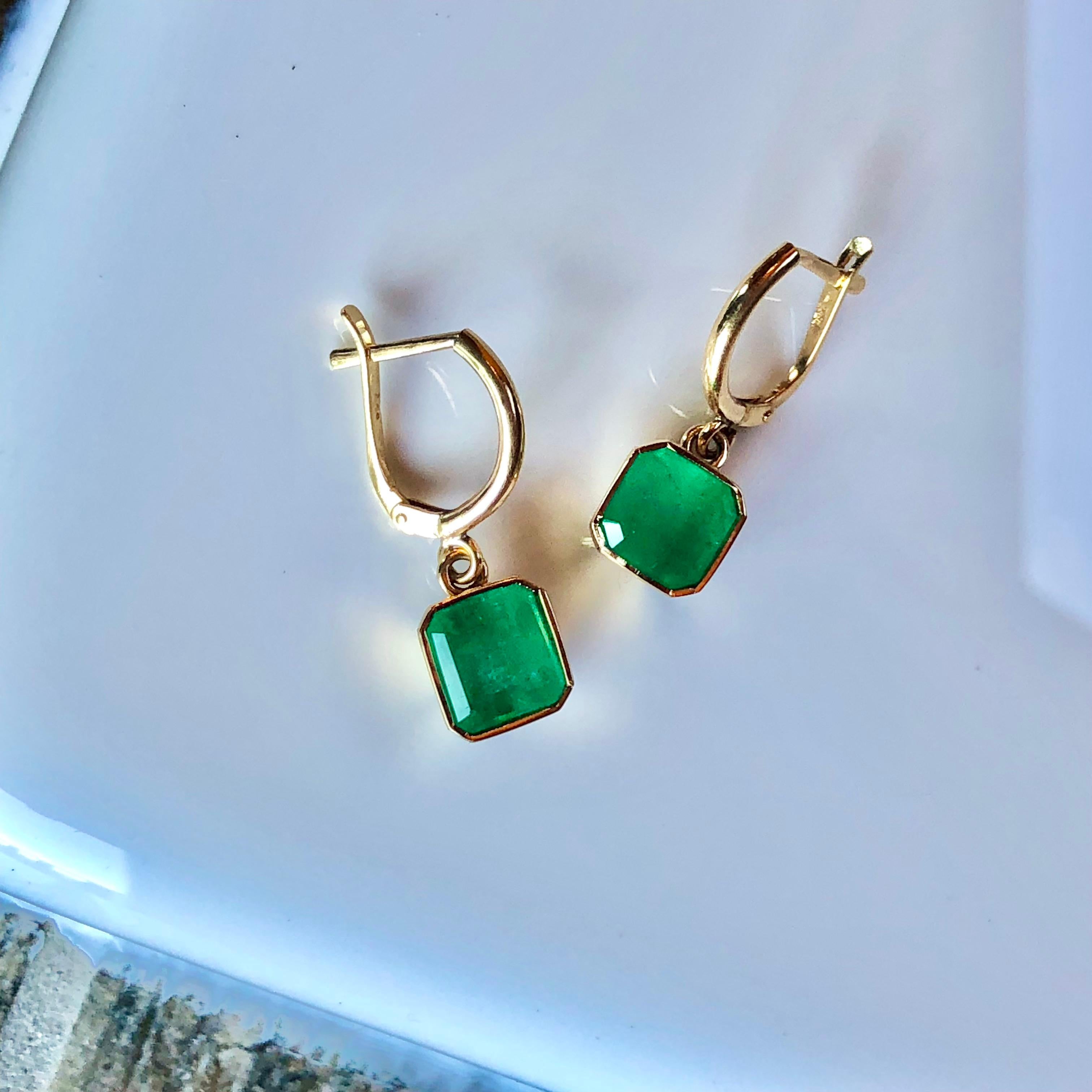 Emeralds Maravellous Drop 4.90 Carat Natural Colombian Emerald Earrings 18K 9
