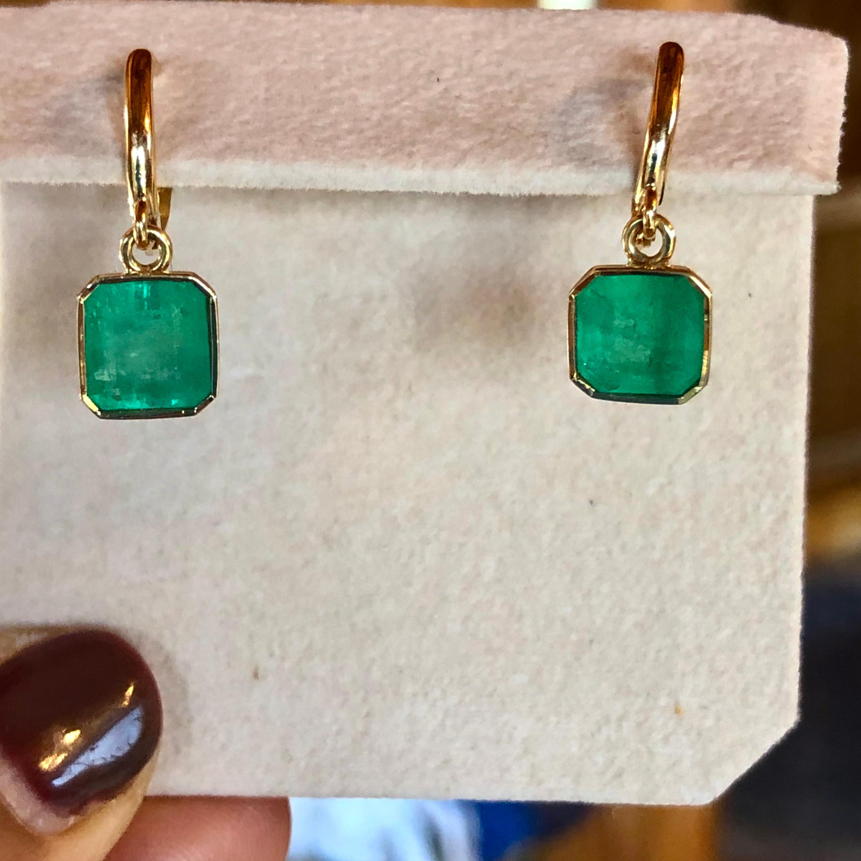 Emeralds Maravellous Drop 4.90 Carat Natural Colombian Emerald Earrings 18K 10