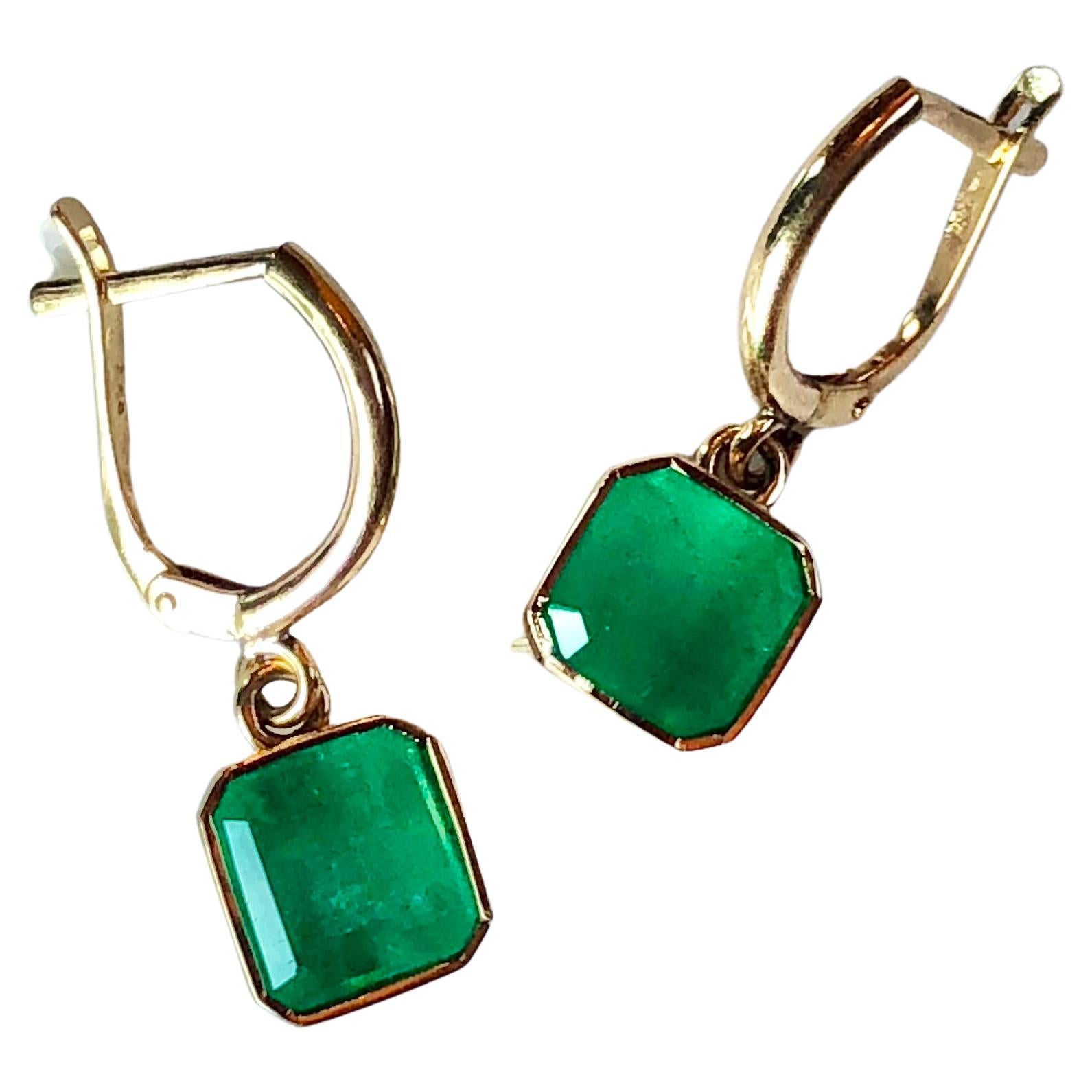 Emeralds Maravellous Drop 4.90 Carat Natural Colombian Emerald Earrings 18K