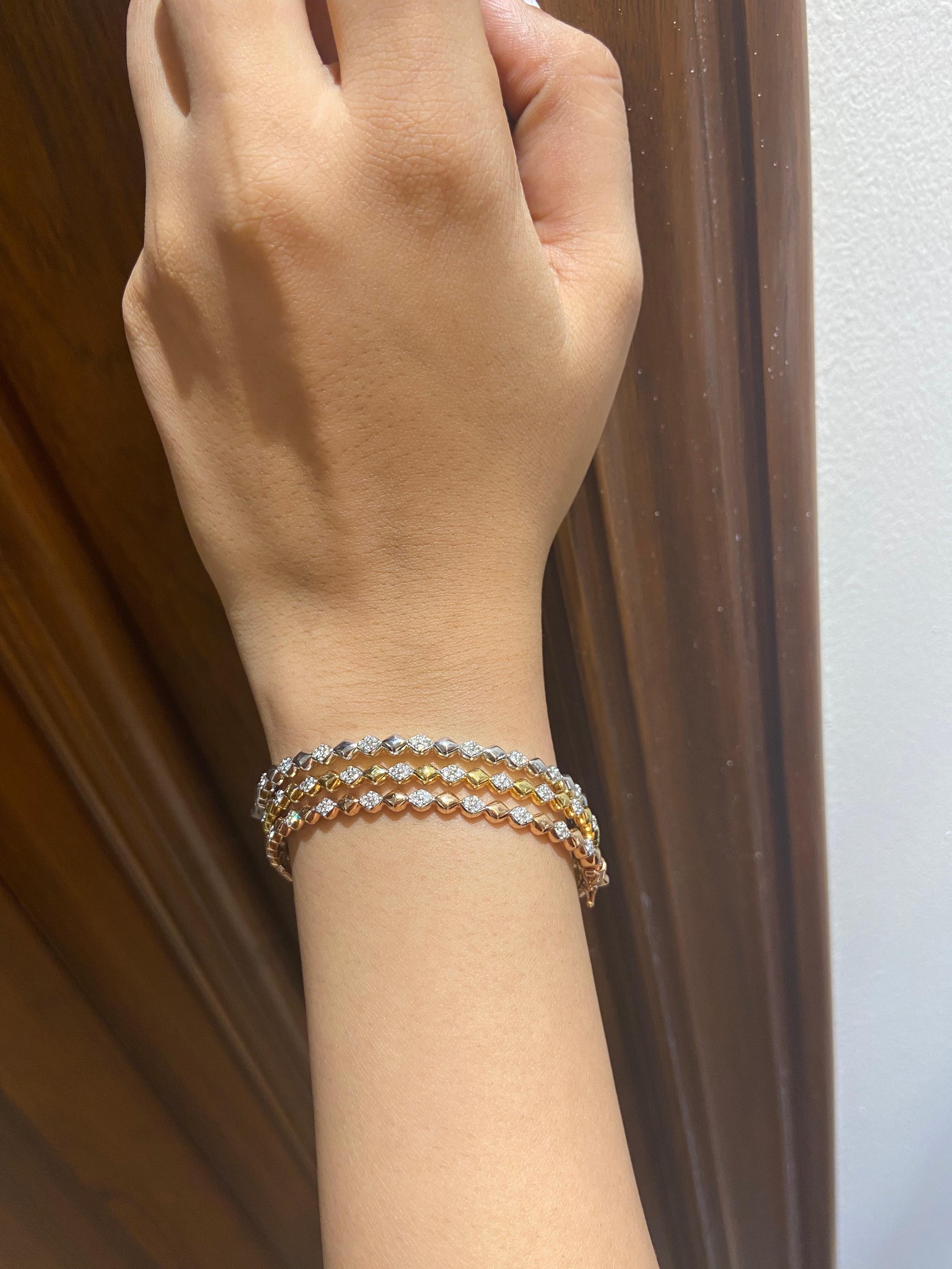 Drop bubble design bangle bracelet set in 18k Solid Gold For Sale 2