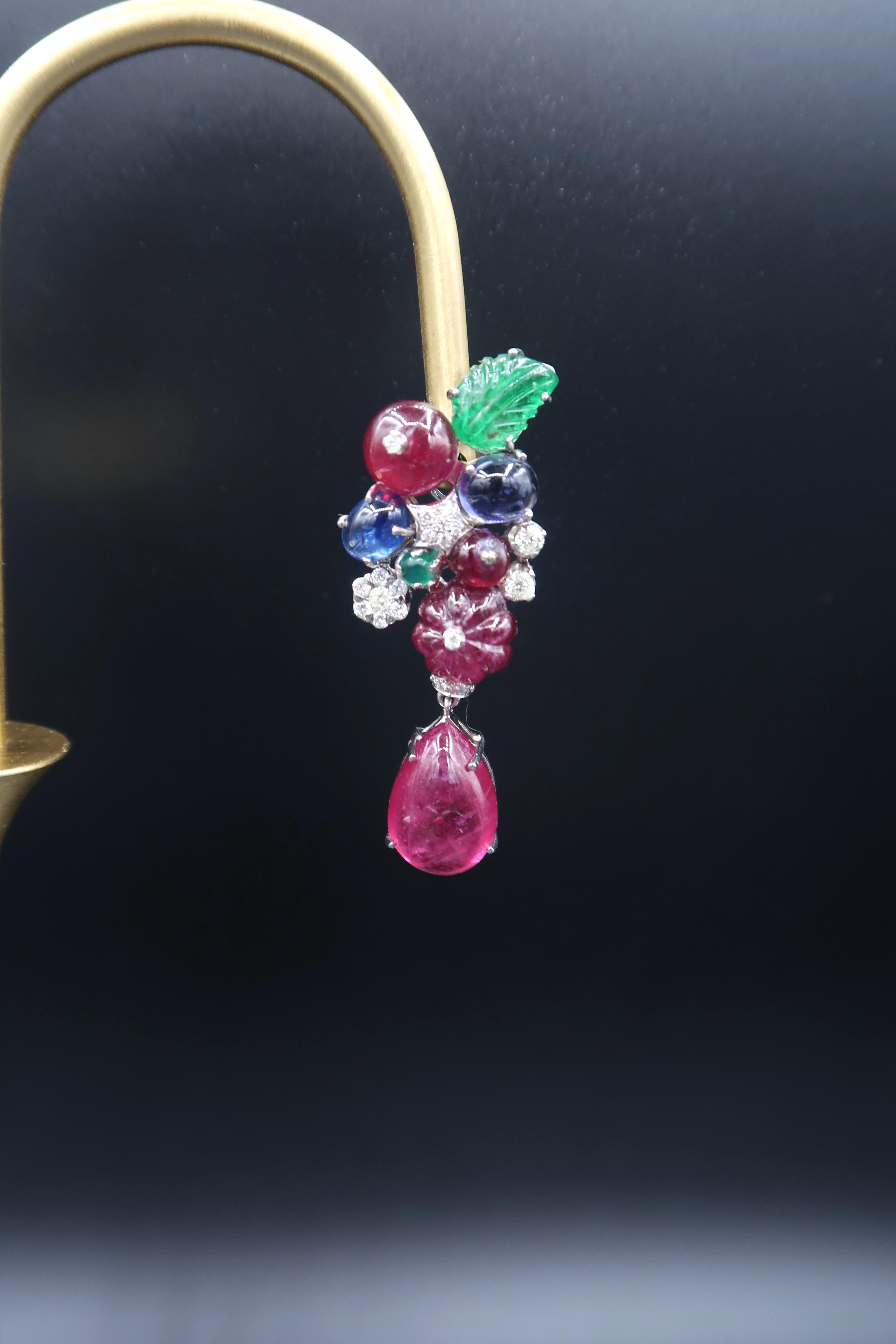 Drop Dangle White Gold Earrings with Diamond and Carved Ruby Sapphire Emerald In New Condition For Sale In Bangkok, TH