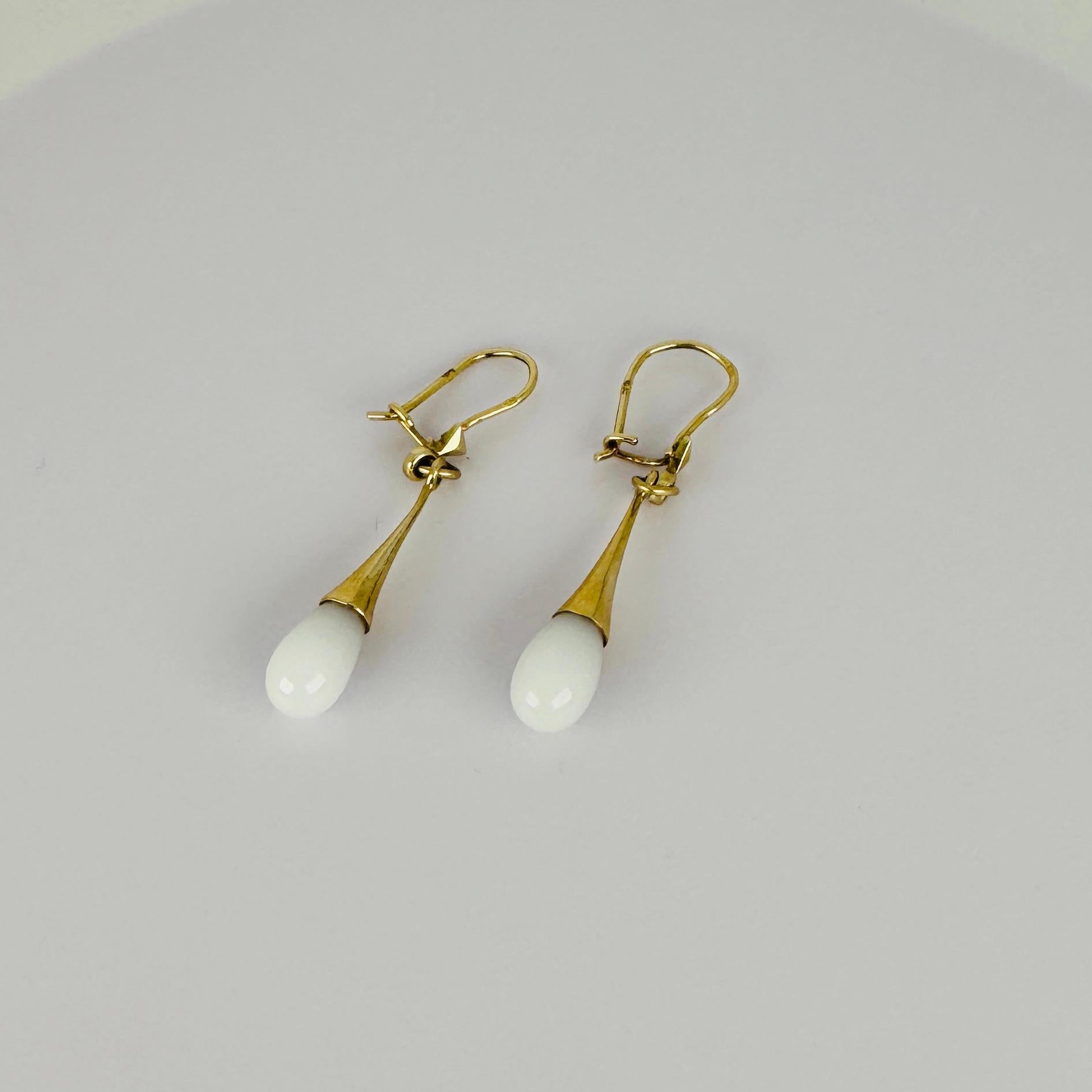 Orecchini a goccia in oro giallo 14k con oro e quarzo bianco In condizioni buone in vendita a Heemstede, NL