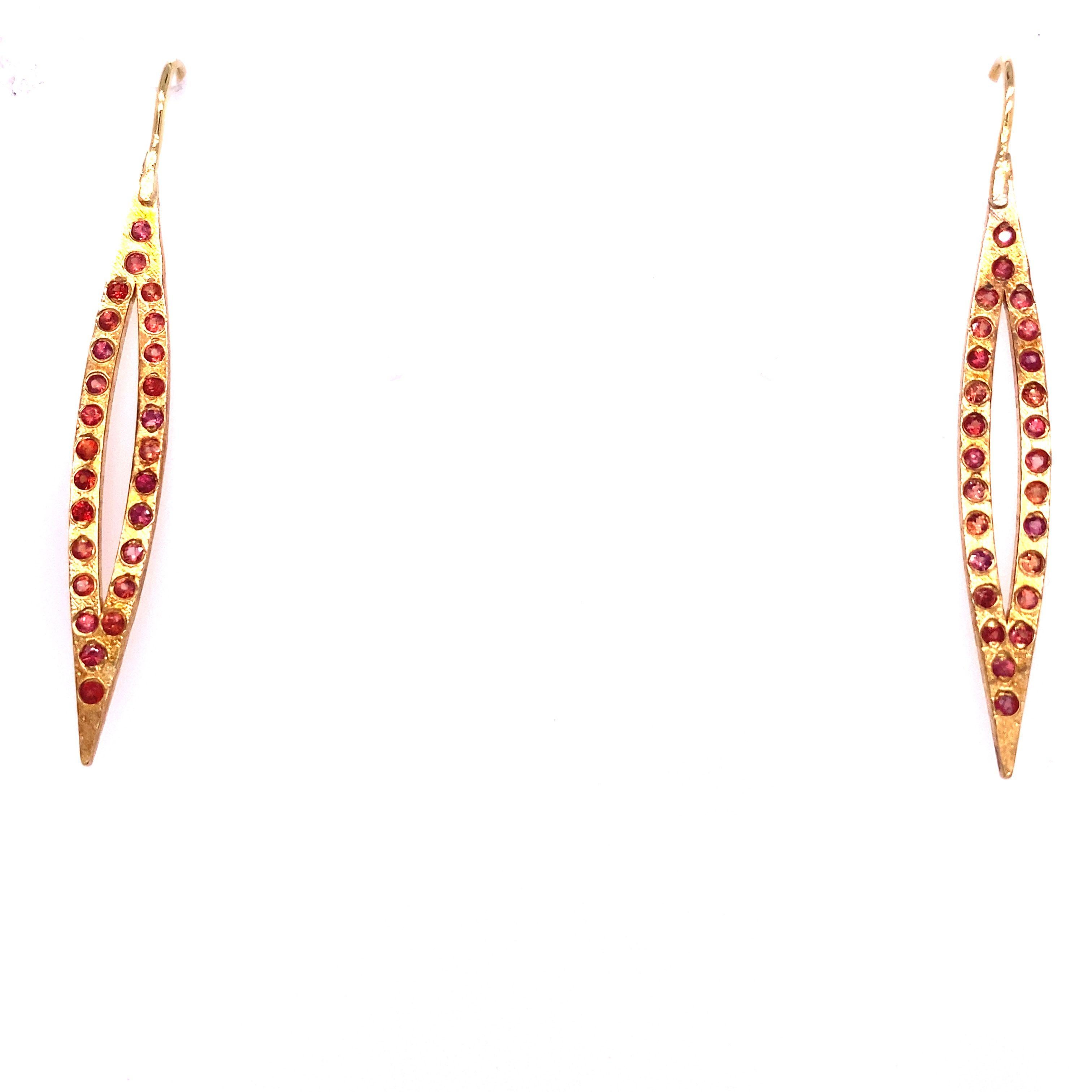 Drop Earrings Set with Orange Sapphires in 18ct Yellow Gold In Excellent Condition For Sale In London, GB