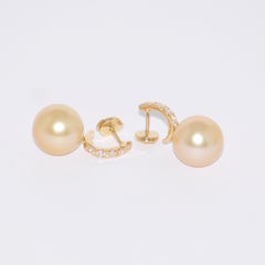 Drop Earrings South Sea Pearl White Diamonds Yellow Gold 18 Karat