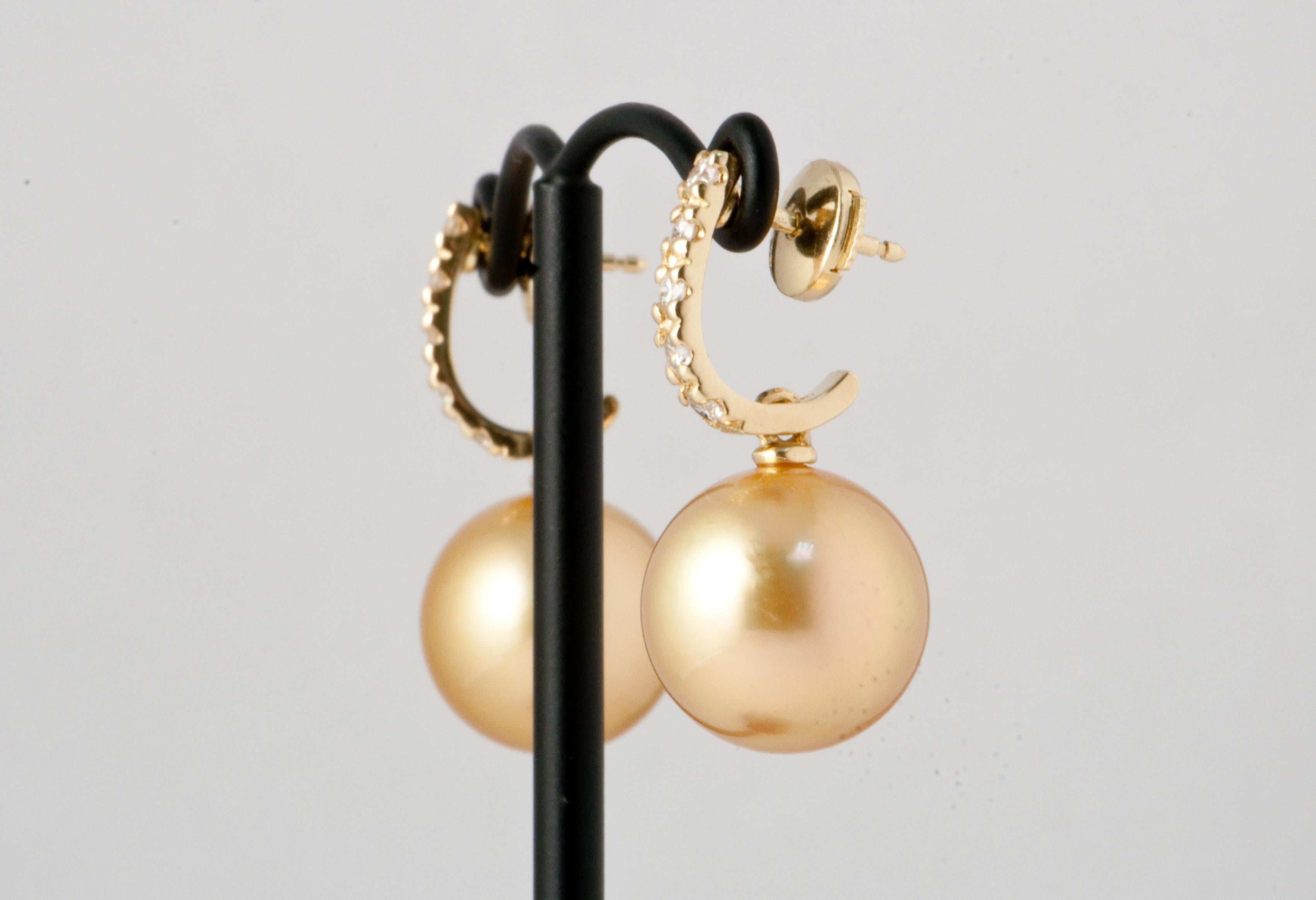 Drop Earrings South Sea Pearl White Diamonds Yellow Gold 18 Karat  In New Condition For Sale In Vannes, FR