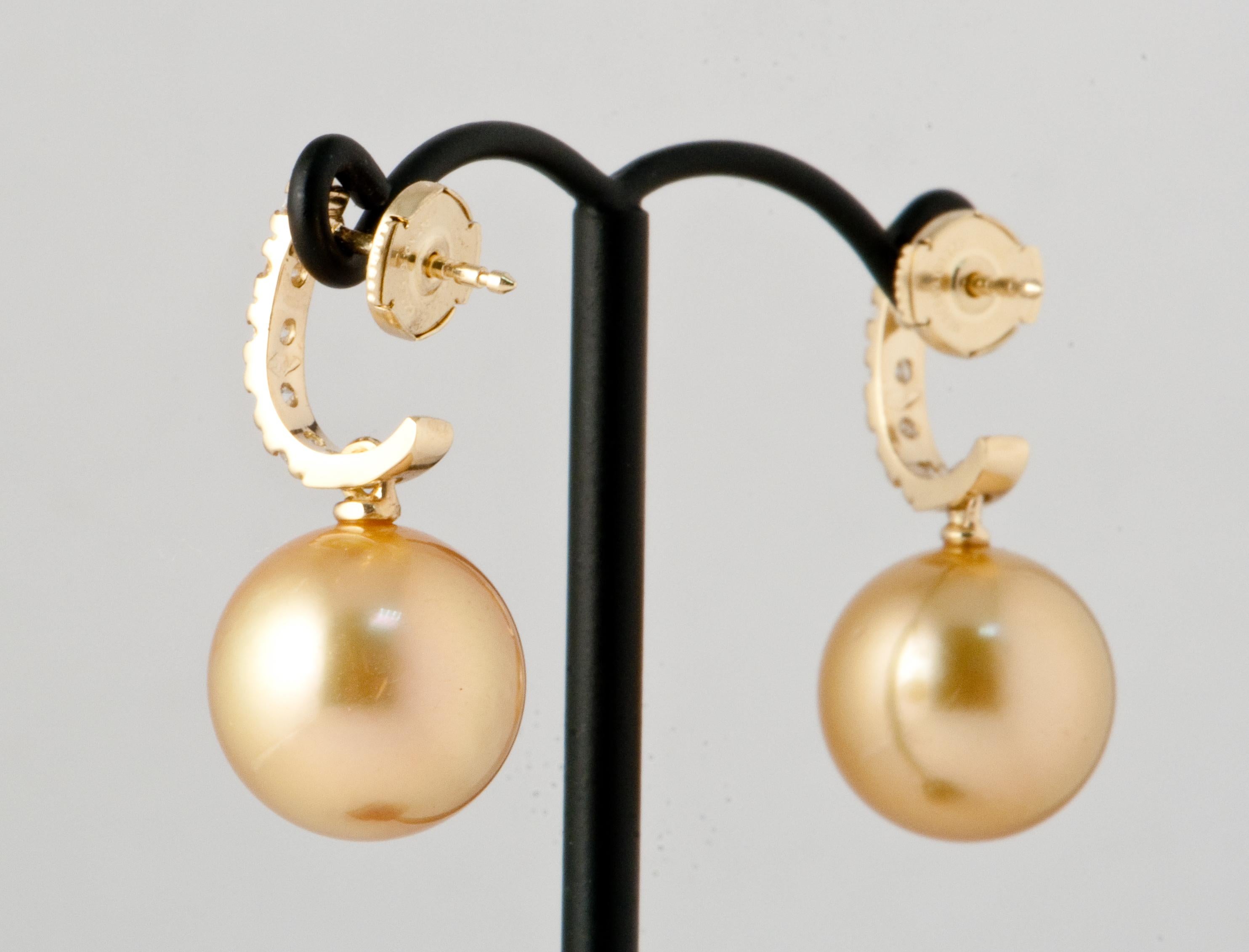 Women's Drop Earrings South Sea Pearl White Diamonds Yellow Gold 18 Karat  For Sale