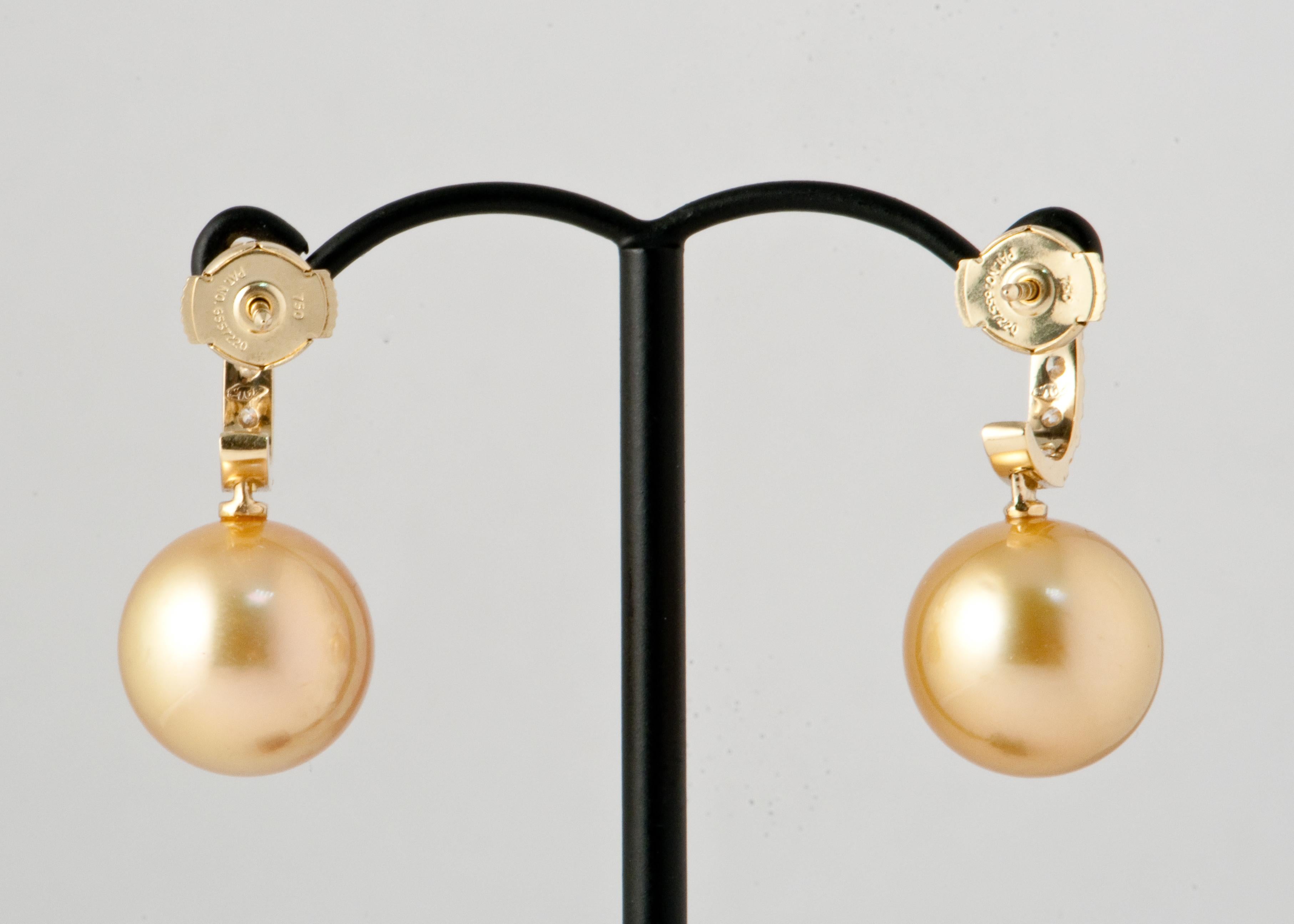 Drop Earrings South Sea Pearl White Diamonds Yellow Gold 18 Karat  For Sale 2