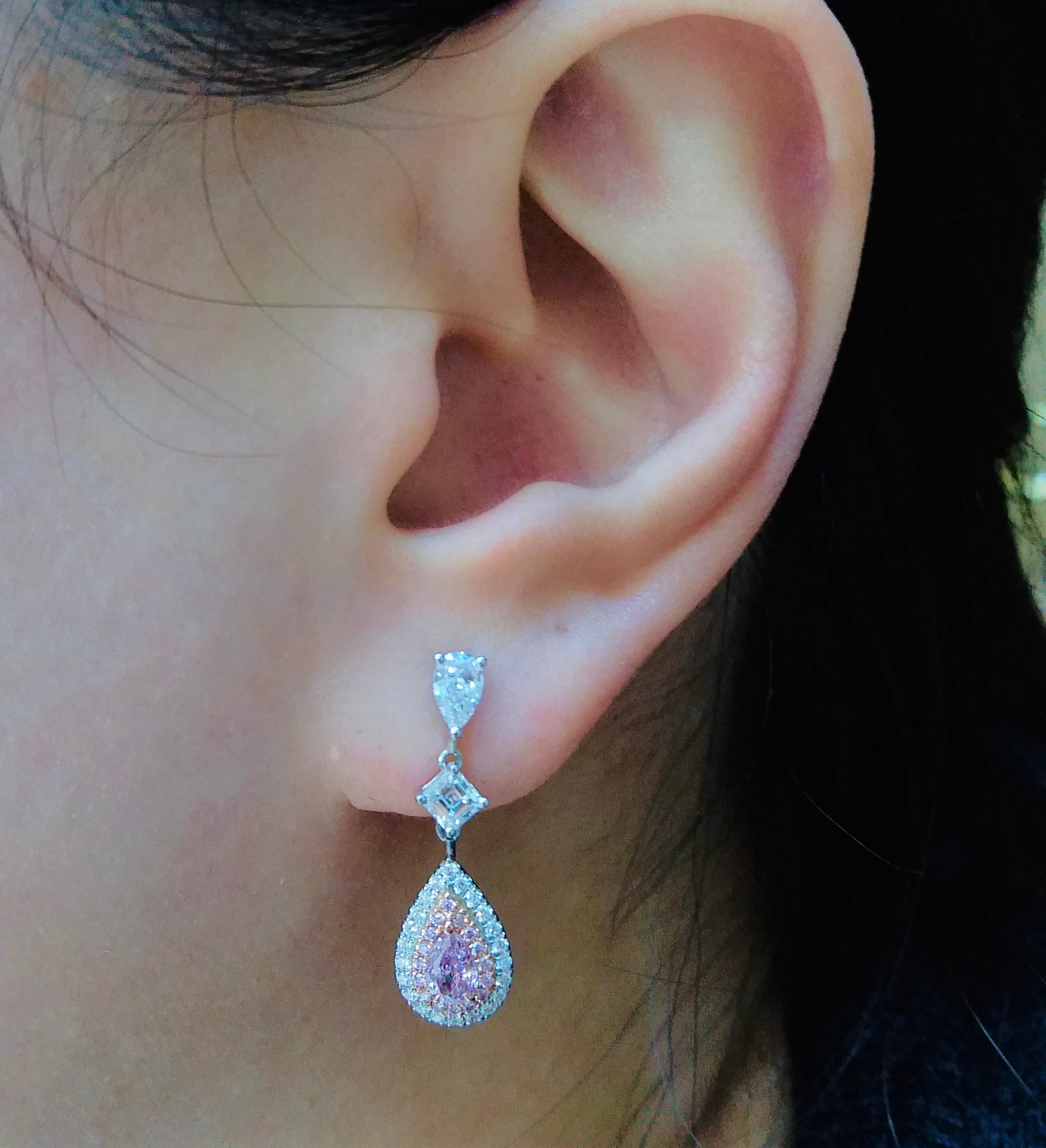 Orecchini a goccia con diamanti Pear Shape Fancy Intense Purplish Pink certificati GIA In condizioni Nuovo in vendita a Hong Kong, HK