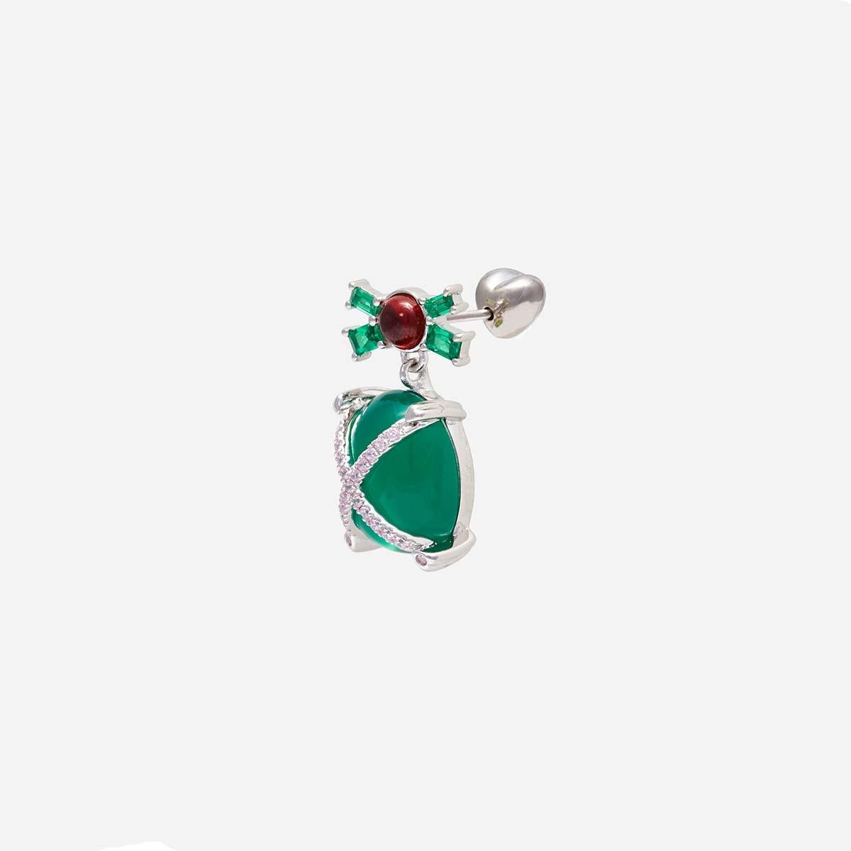 Earrings with green agate and red garnet in the heart bow. Each agate is different.
This is one of a kind piece.

COMPOSITION:STERLING SILVER/  CUBIC ZIRCONIA/ GREEN AGATE 7CT/ RED GARNET
COLOR: WHITE/GREEN
DIMENSIONS: 12MM X 22MM   
SOLD AS PAIRS
