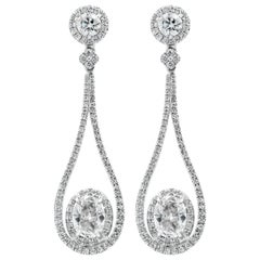 Boucles d'oreilles en goutte avec diamants ovales