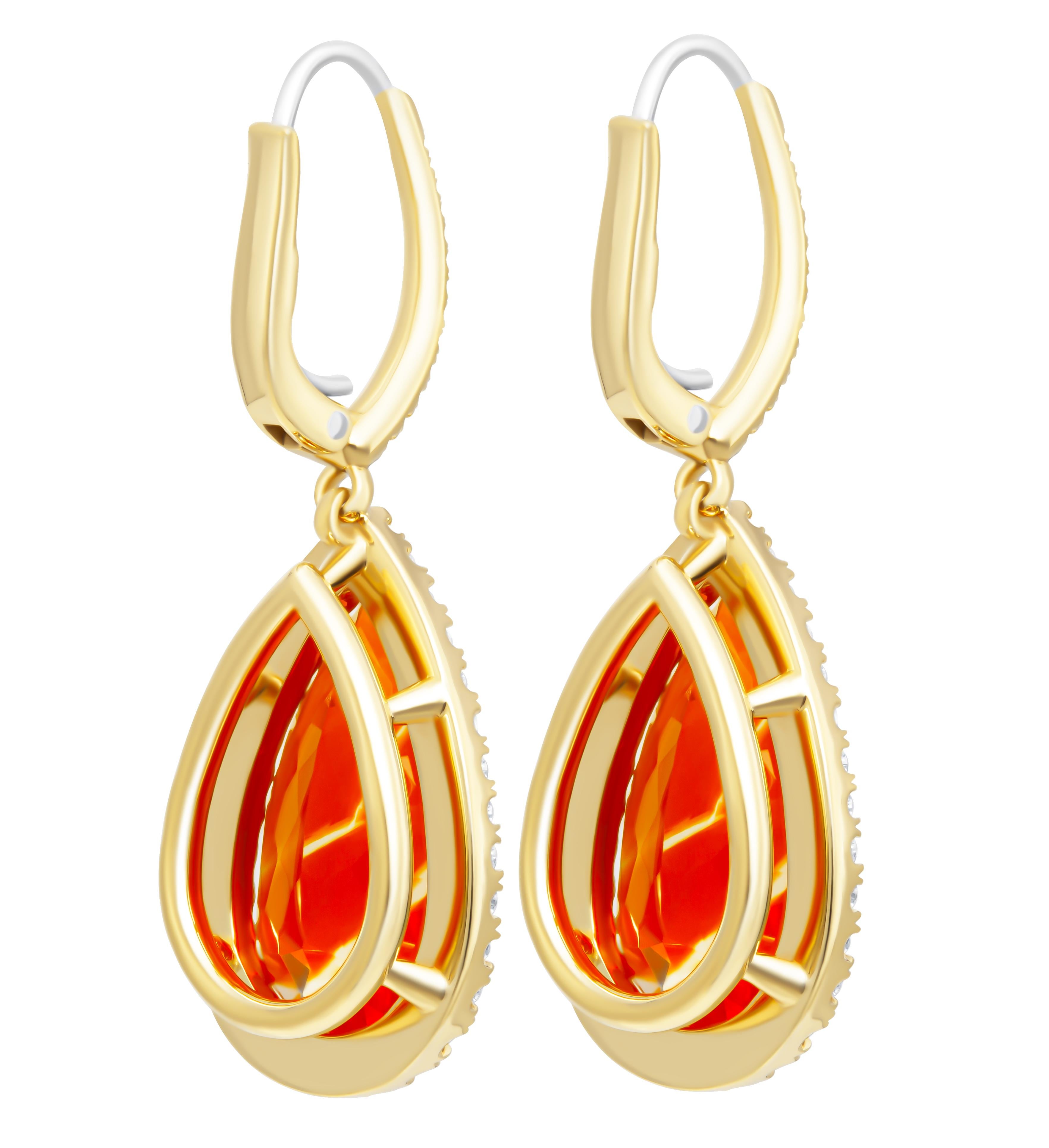 Tropfenohrringe mit birnenförmigem mexikanischem Opal (Moderne) im Angebot