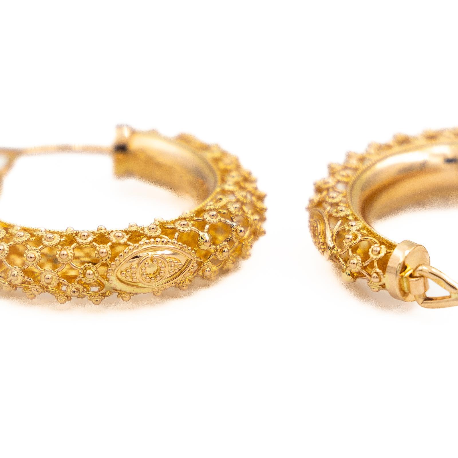 Drop Earrings Yellow Gold For Sale 1