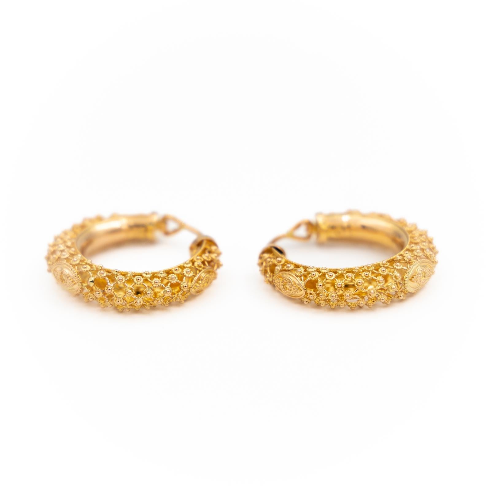 Drop Earrings Yellow Gold For Sale 3