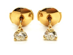 Orecchini a goccia in oro giallo con diamante