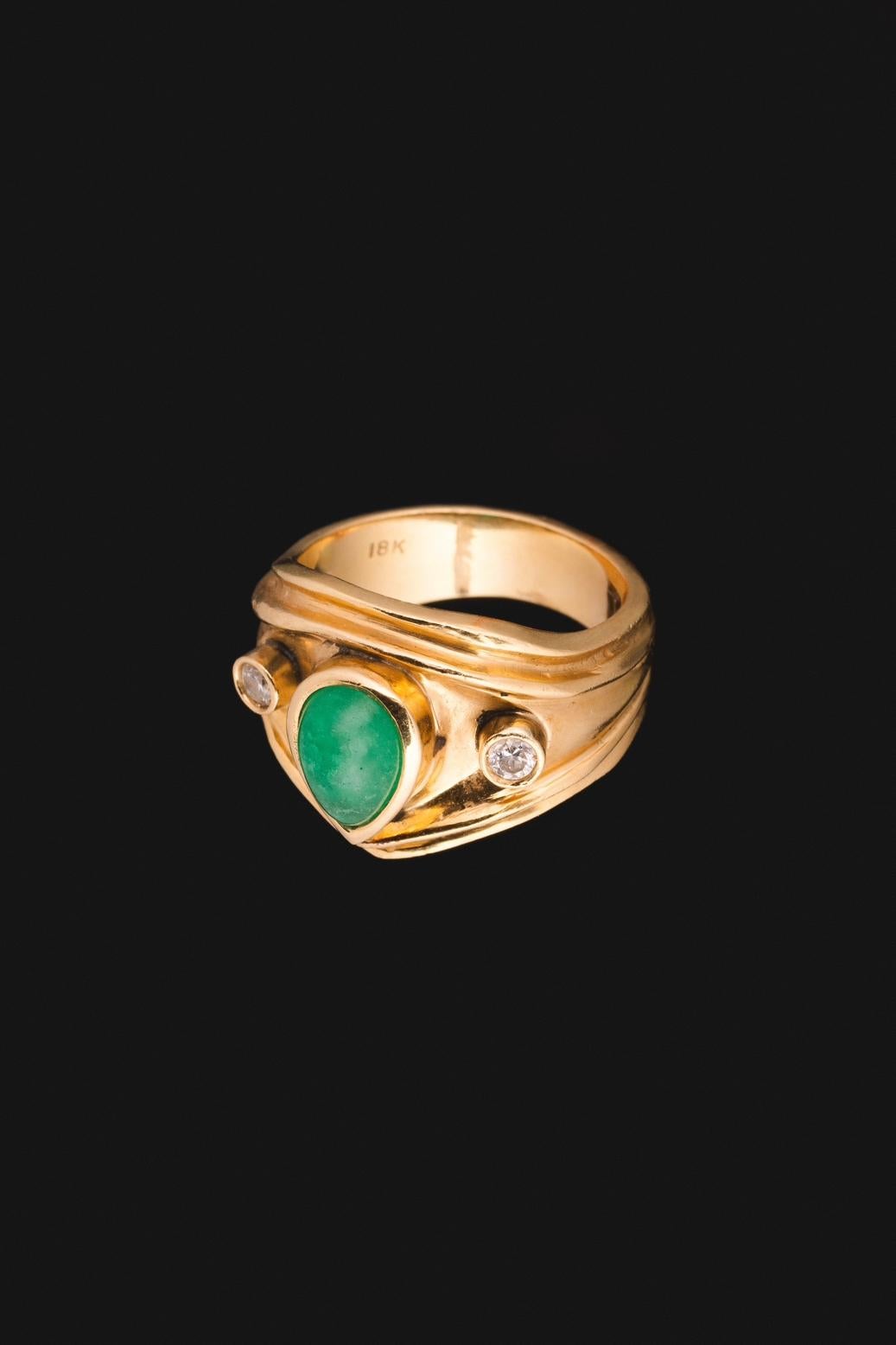 For Sale:  Drop Emerald 18k Gold Ring with Diamonds 3
