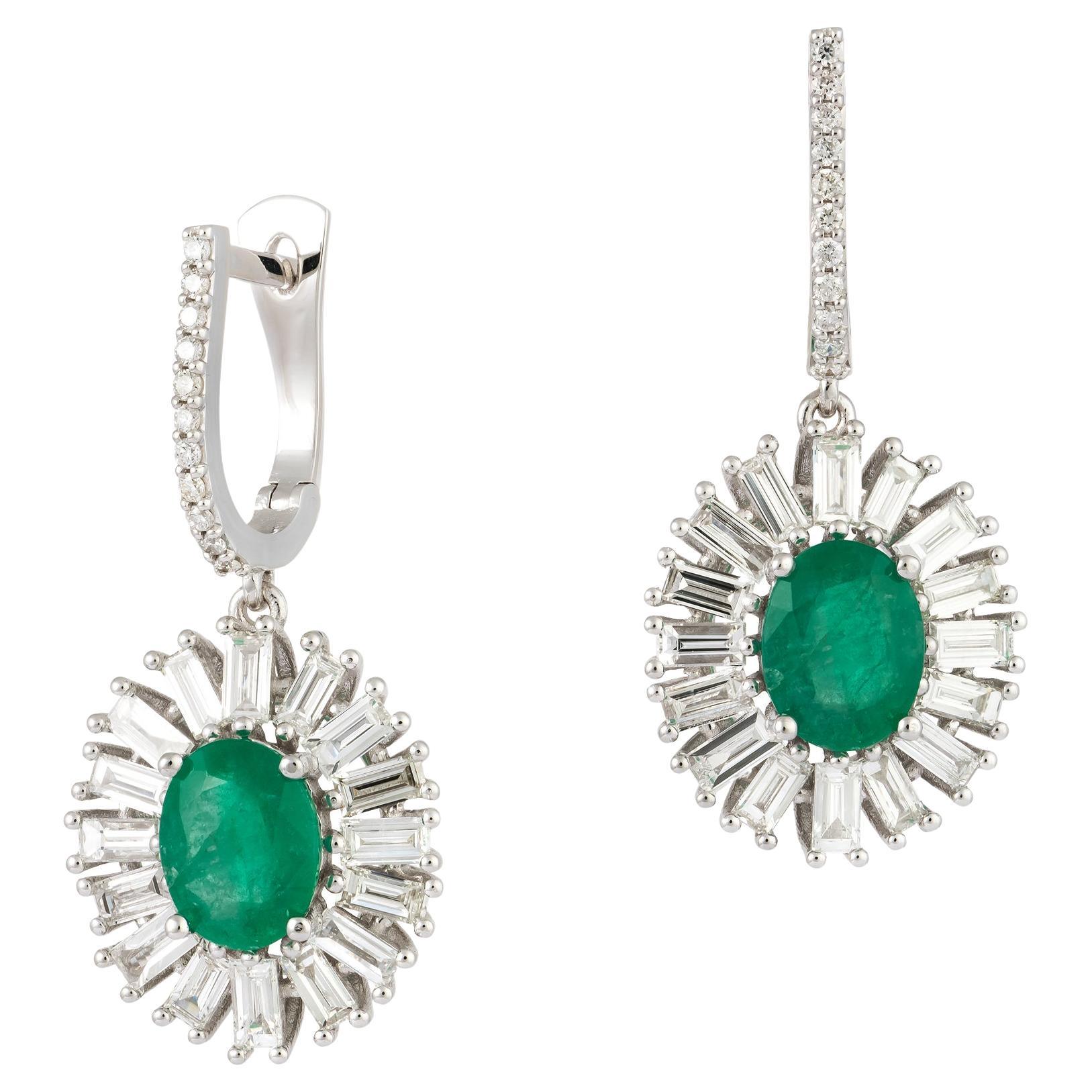 Drop Emerald White Gold 18K Earrings Diamond for Her For Sale