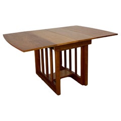 Drop leaf Dining table in Mohagony