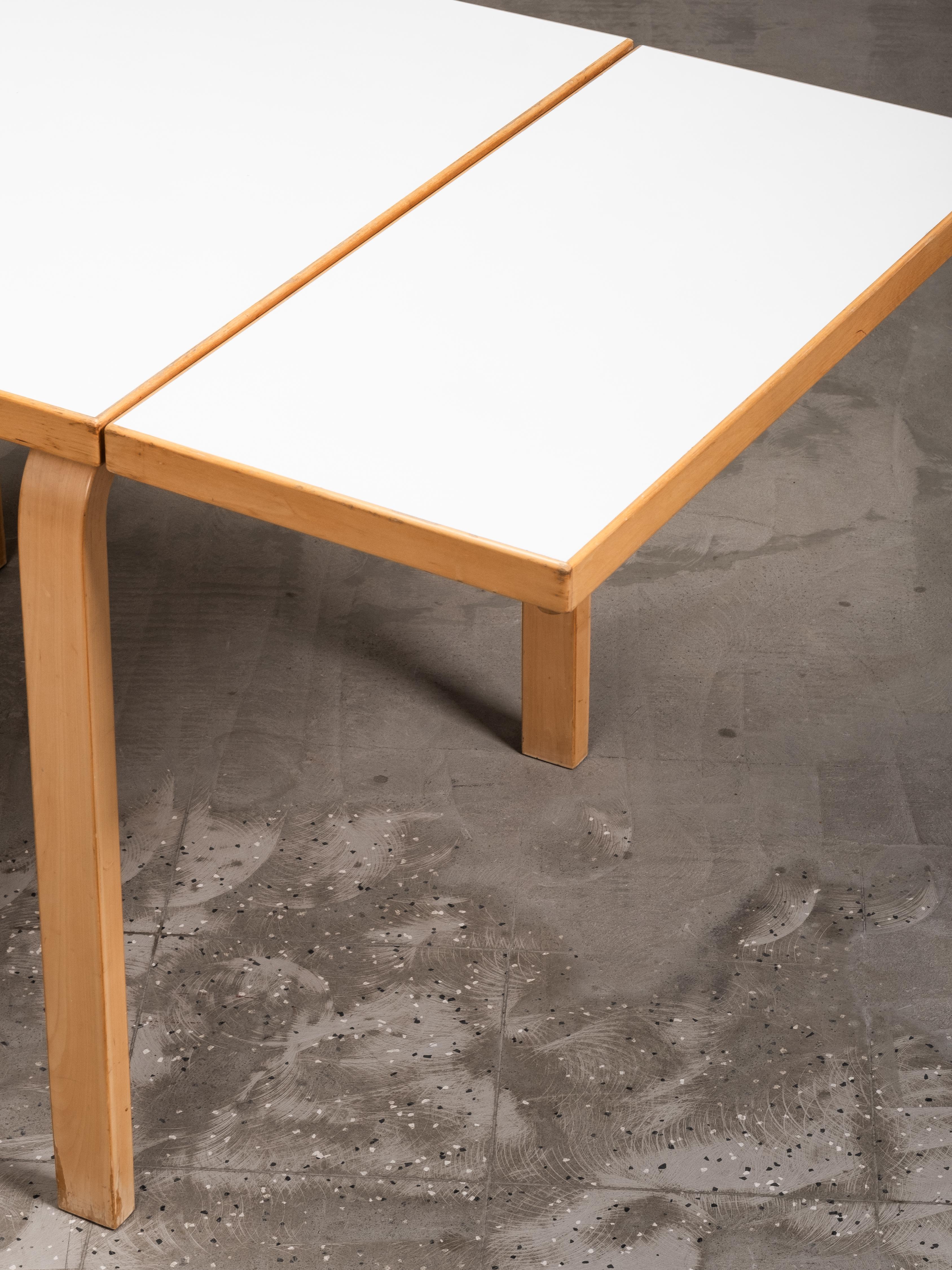 Table de salle à manger à feuilles tombantes Model DL82 par Alvar Aalto, Artek, Finlande, années 1960 en vente 9
