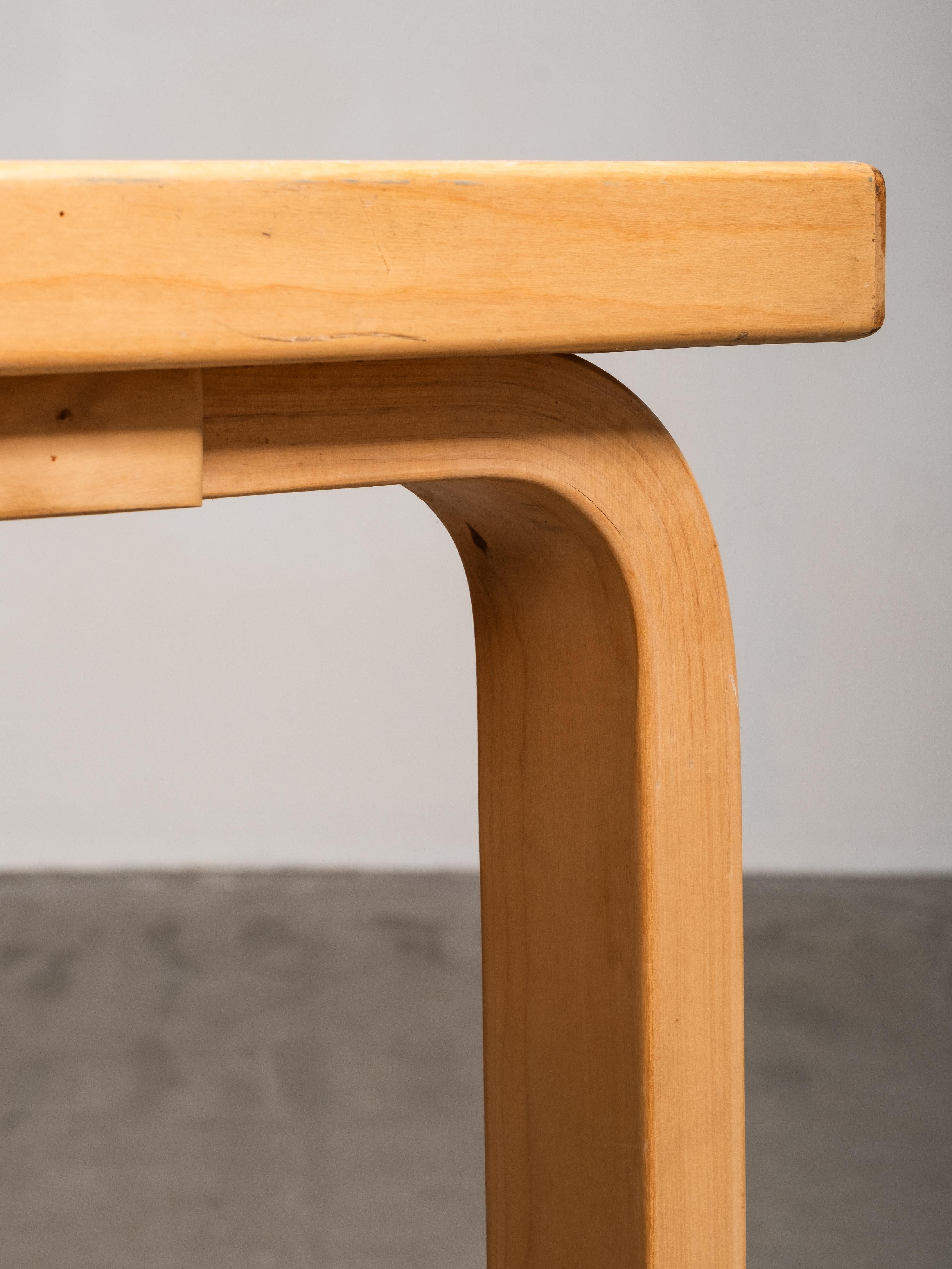 Table de salle à manger à feuilles tombantes Model DL82 par Alvar Aalto, Artek, Finlande, années 1960 en vente 10