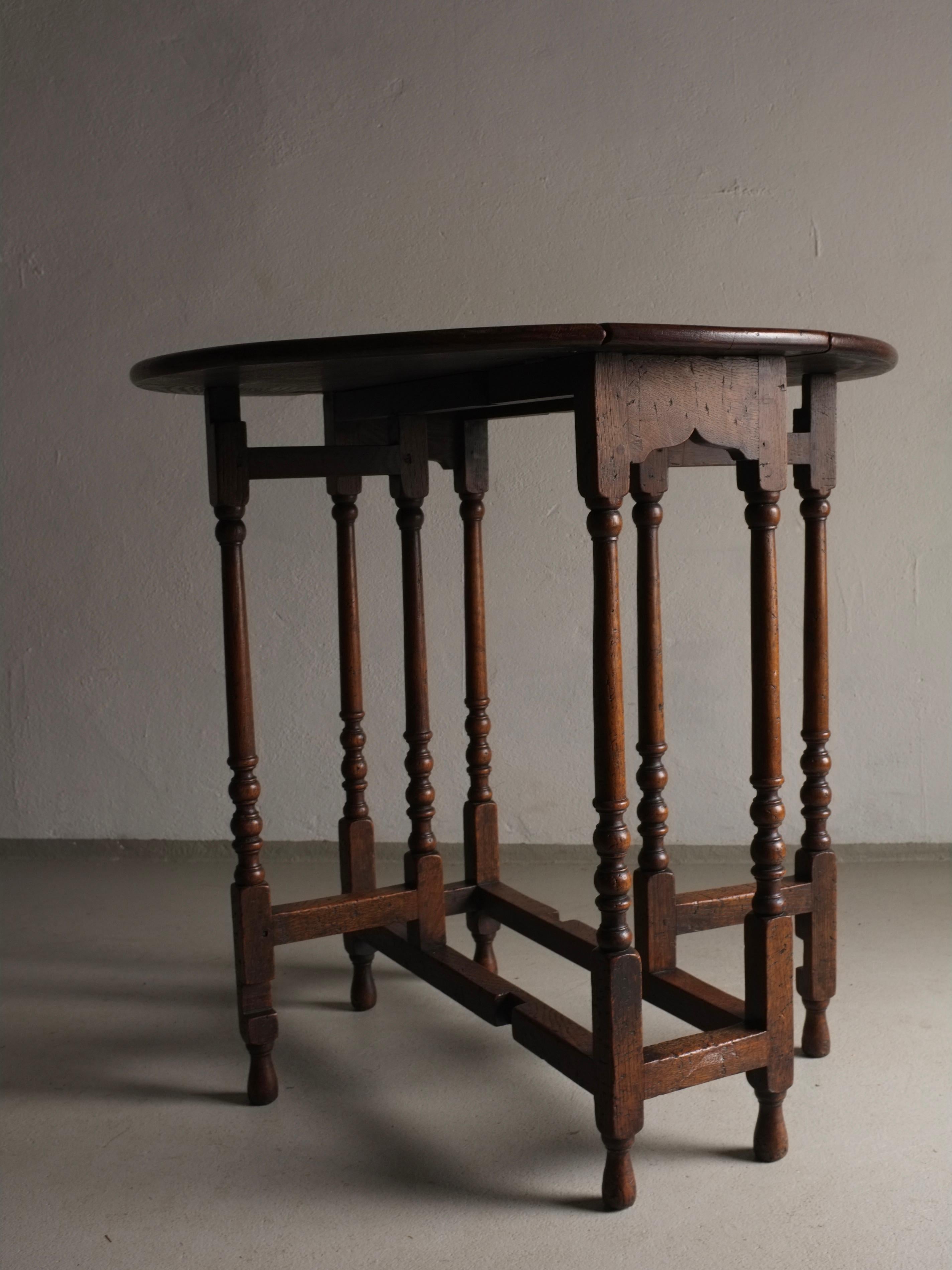 Drop Leaf Gateleg Oval Table, England, 1900s For Sale 3