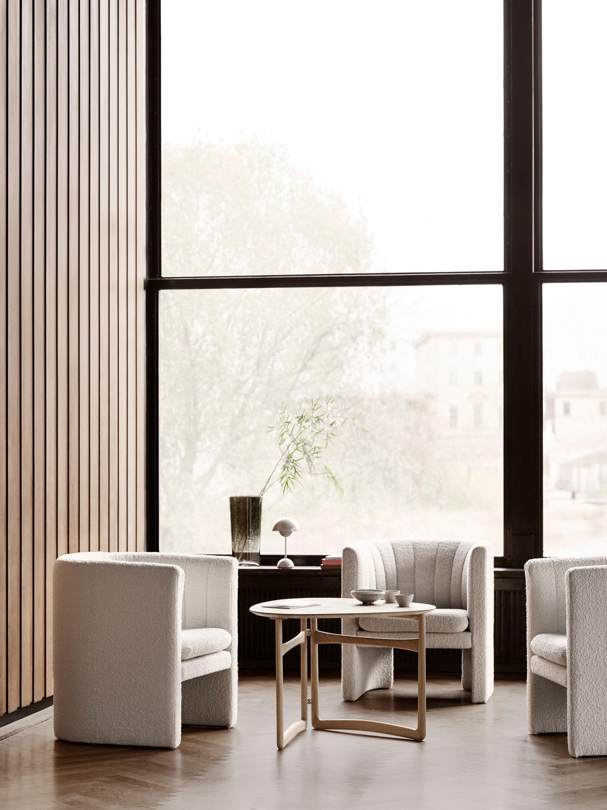 Drop Leaf HM5 Lounge Table-Brass/Oiled Oak by Hvidt & Mølgaard for &Tradition For Sale 2