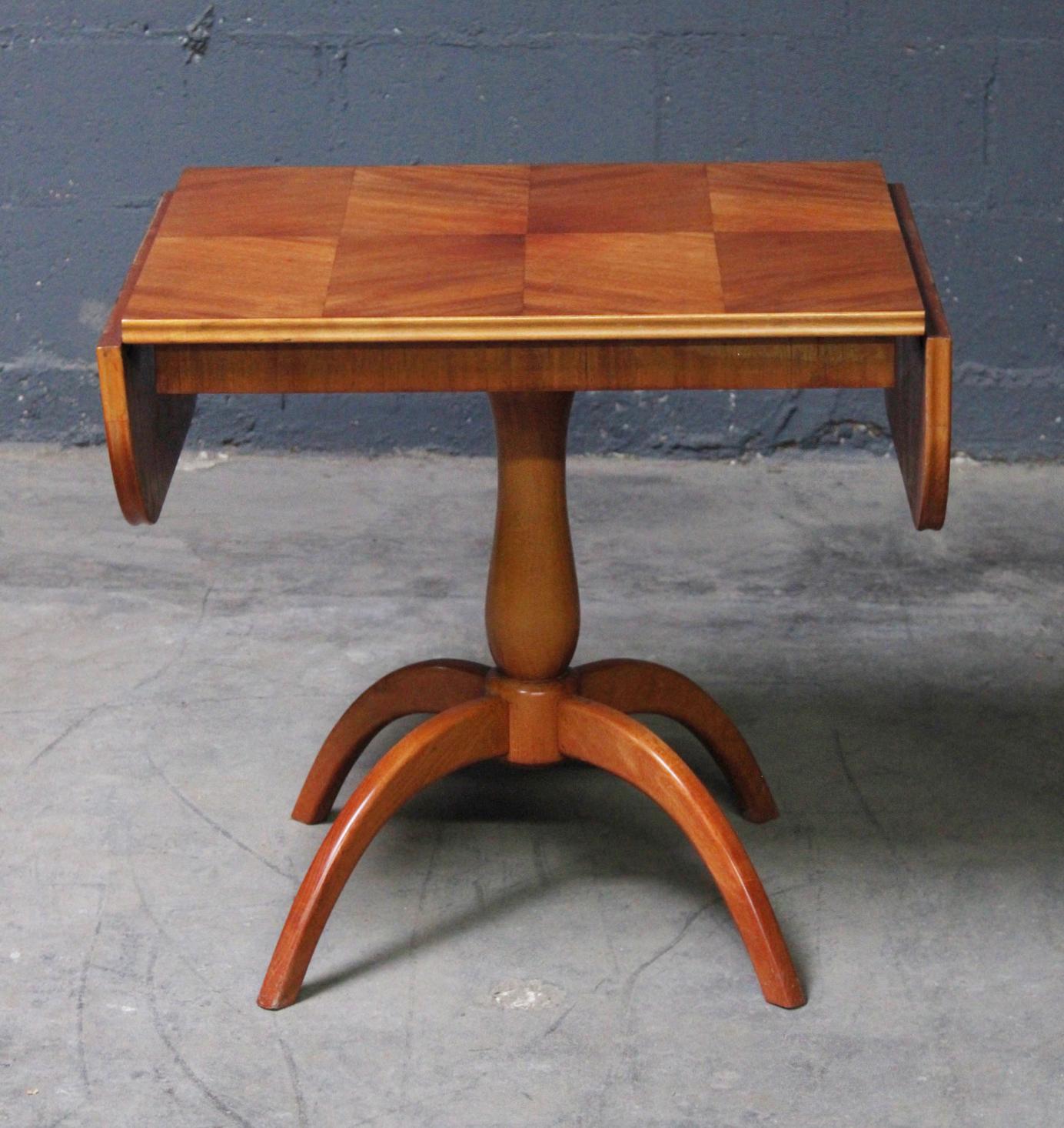 Mahogany pedestal side table with two foldable 6.5