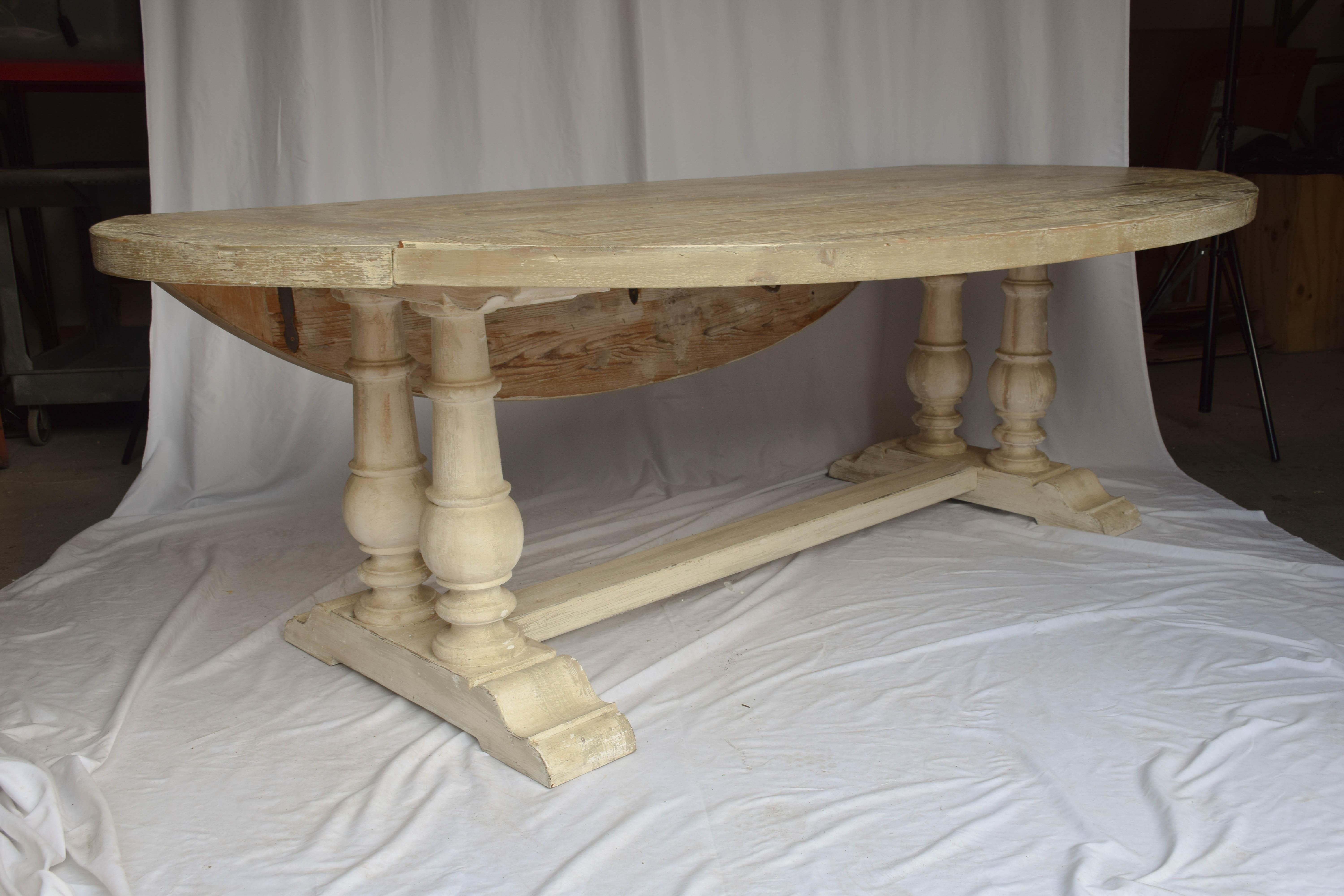 This versatile drop leaf table, is presented as found from Italy. Because of its grand size, it would be a wonderful dining table or entry table in a large space.