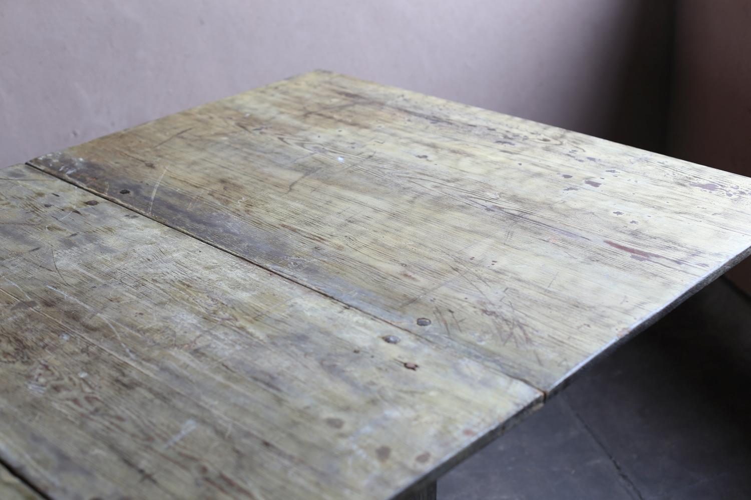 Drop-Leaf Table from Sweden, Early 20th Century In Good Condition For Sale In Sammu-shi, Chiba