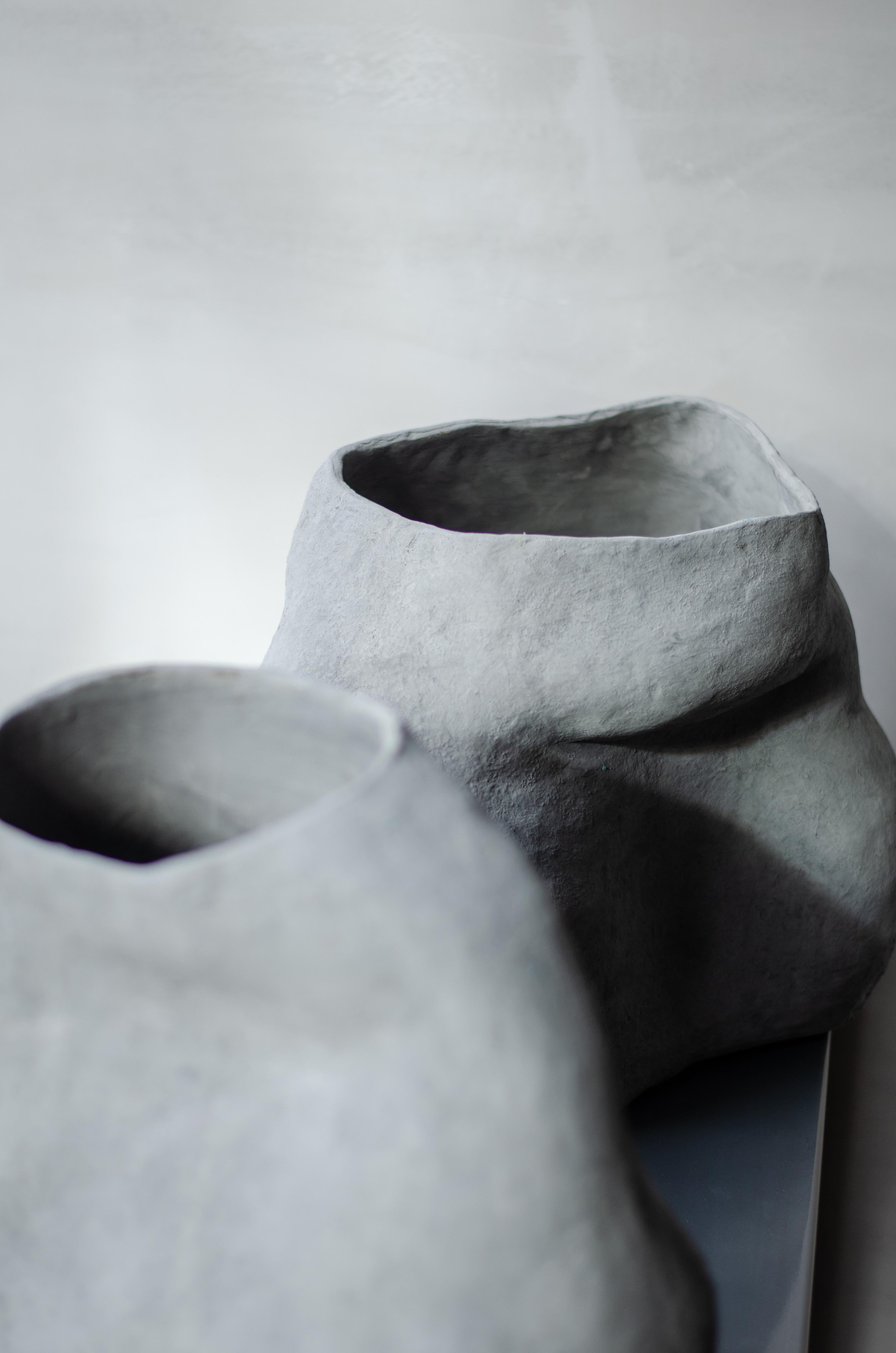 Postmoderno Vaso in gres Drop No. 1 di Studio A Cupla in vendita