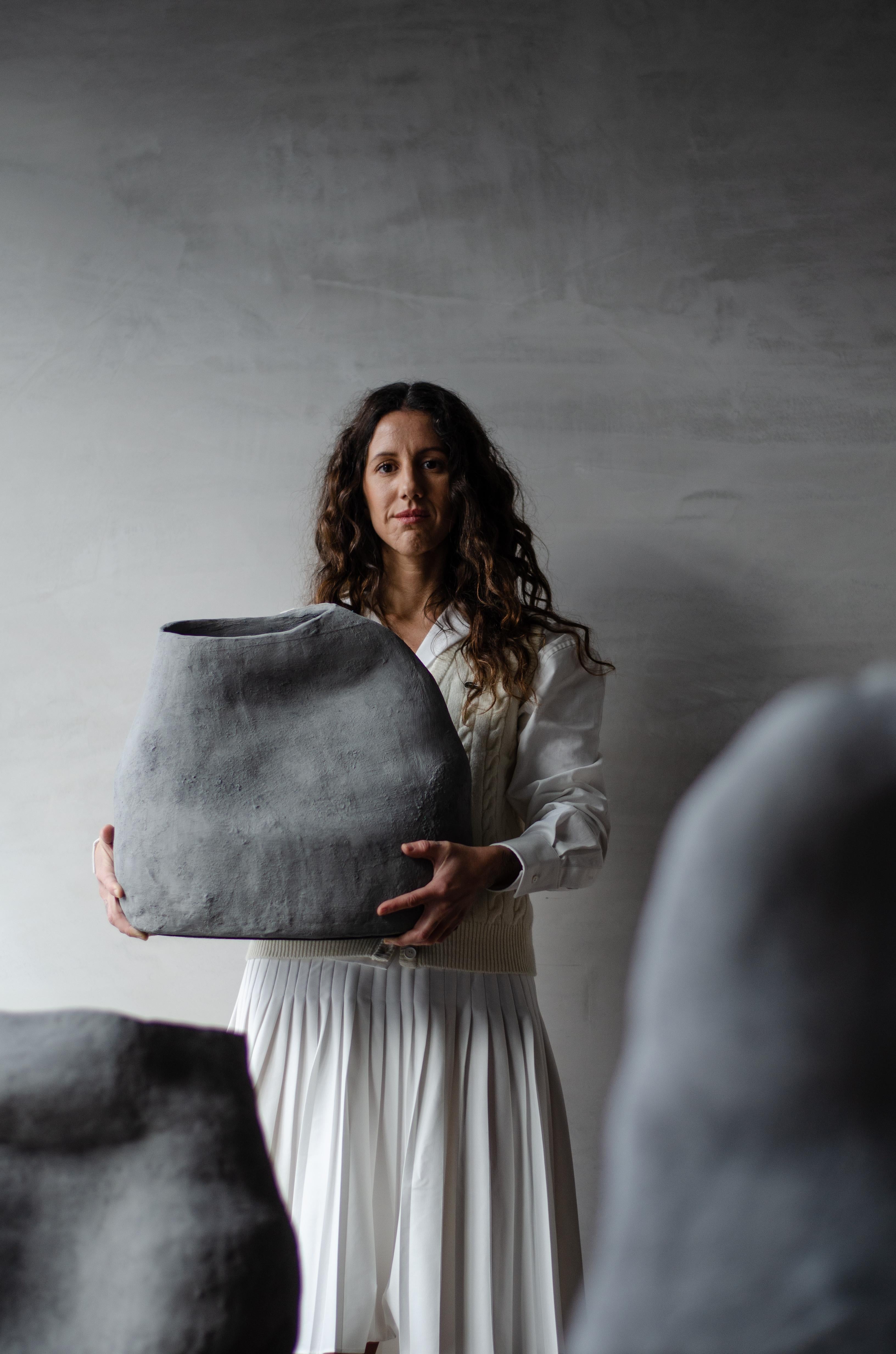 Drop No. 2 Stoneware Vase by Studio Cupla
Unique Piece.
Dimensions: D 35 x W 45 x H 40 cm. 
Materials: Ceramics, stoneware.
15 Kg.

A mound of molten clay that is deposited on the ground, generating presence, giving
personality to the space it
