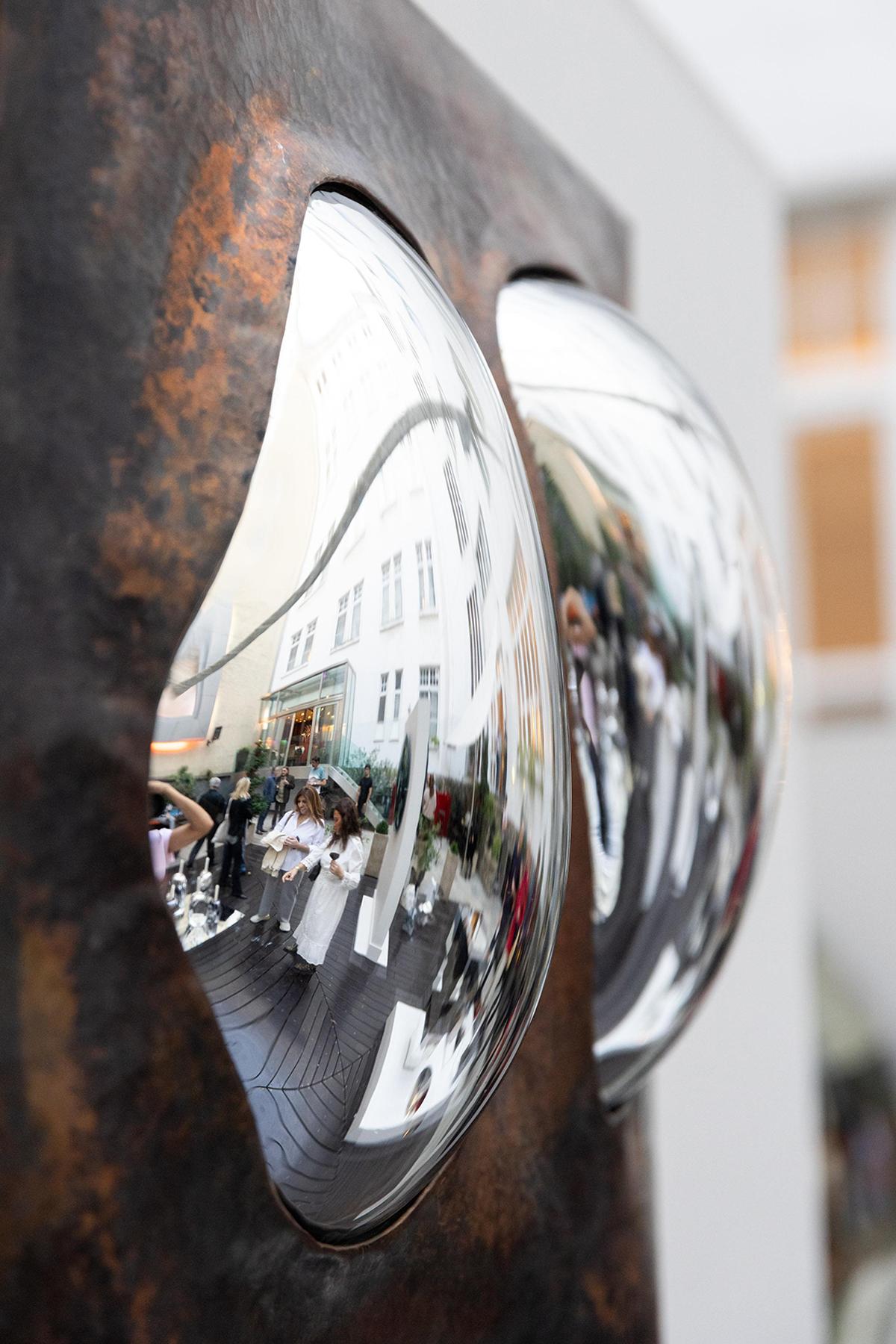 Turc Miroir Drop of Silver on Copper III par Homa en vente