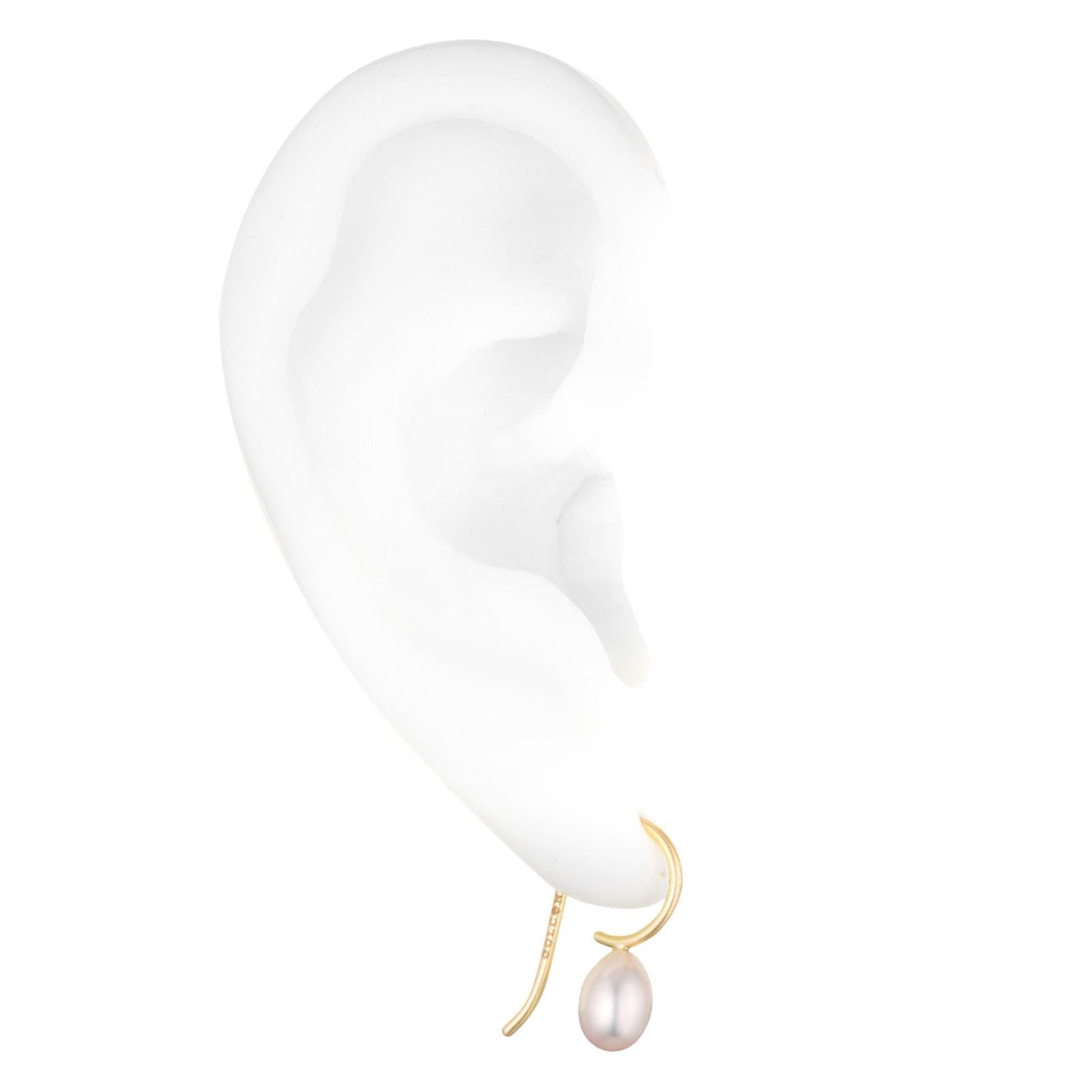 Drop Pearl and 18 Karat Gold Earring