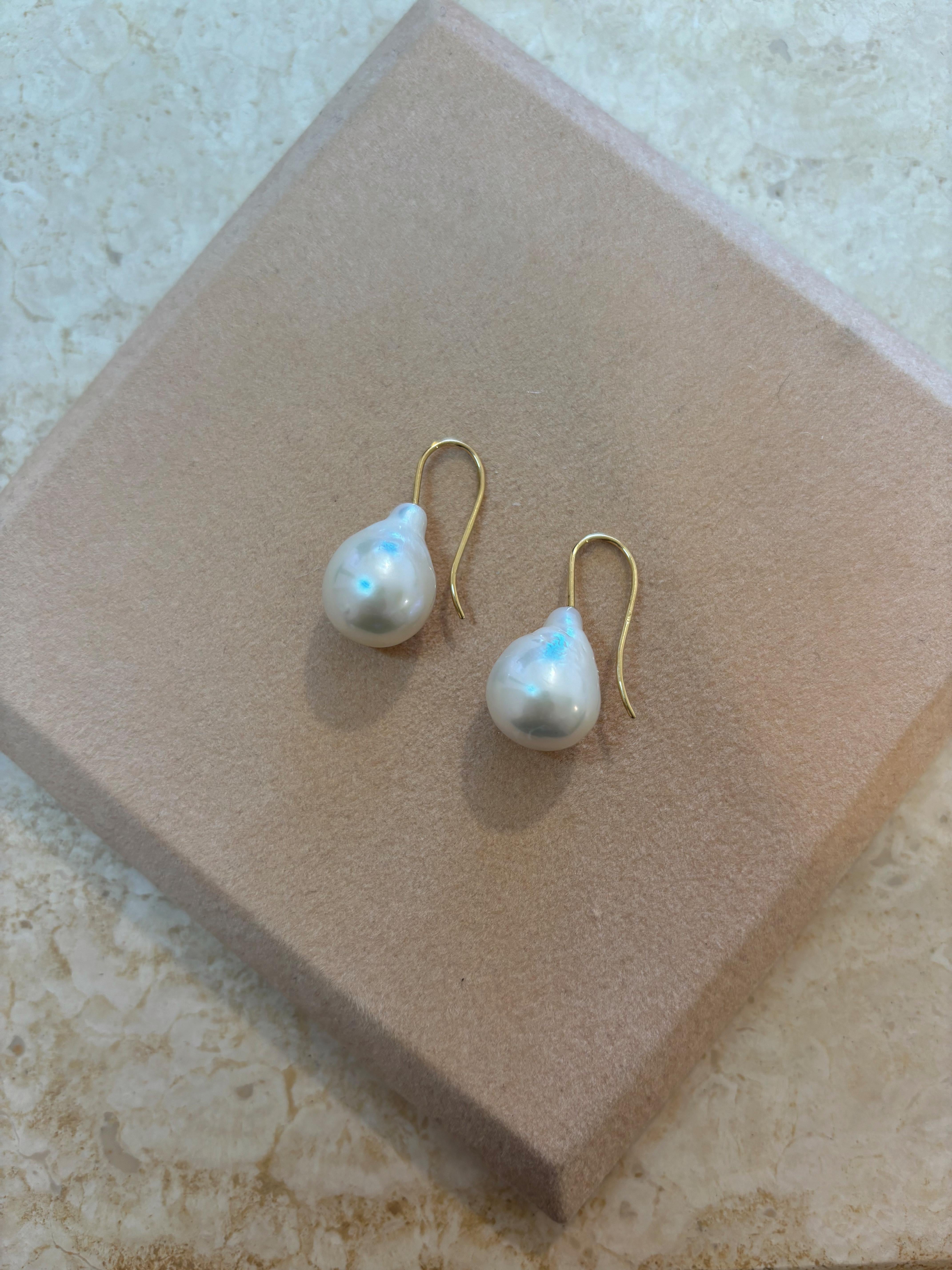 Women's or Men's Drop Pearl Earrings with Baroque Pearls in 18K gold hook