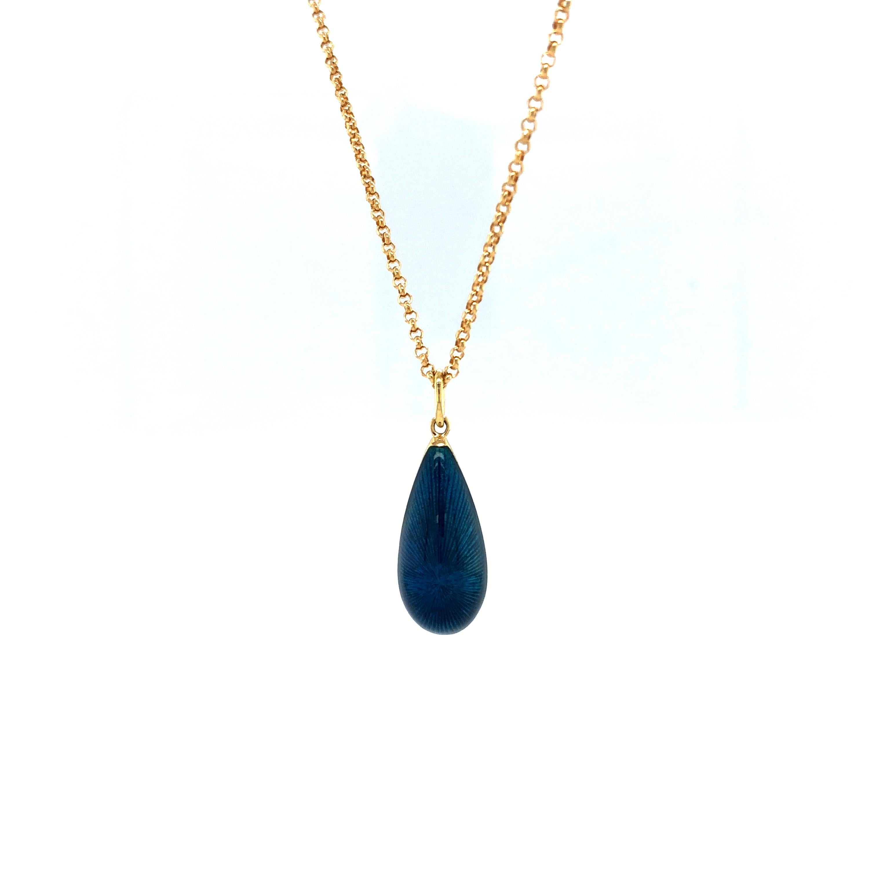 Contemporain Pendentif en goutte, or jaune 18 carats, émail bleu pétrole, dimensions en vente