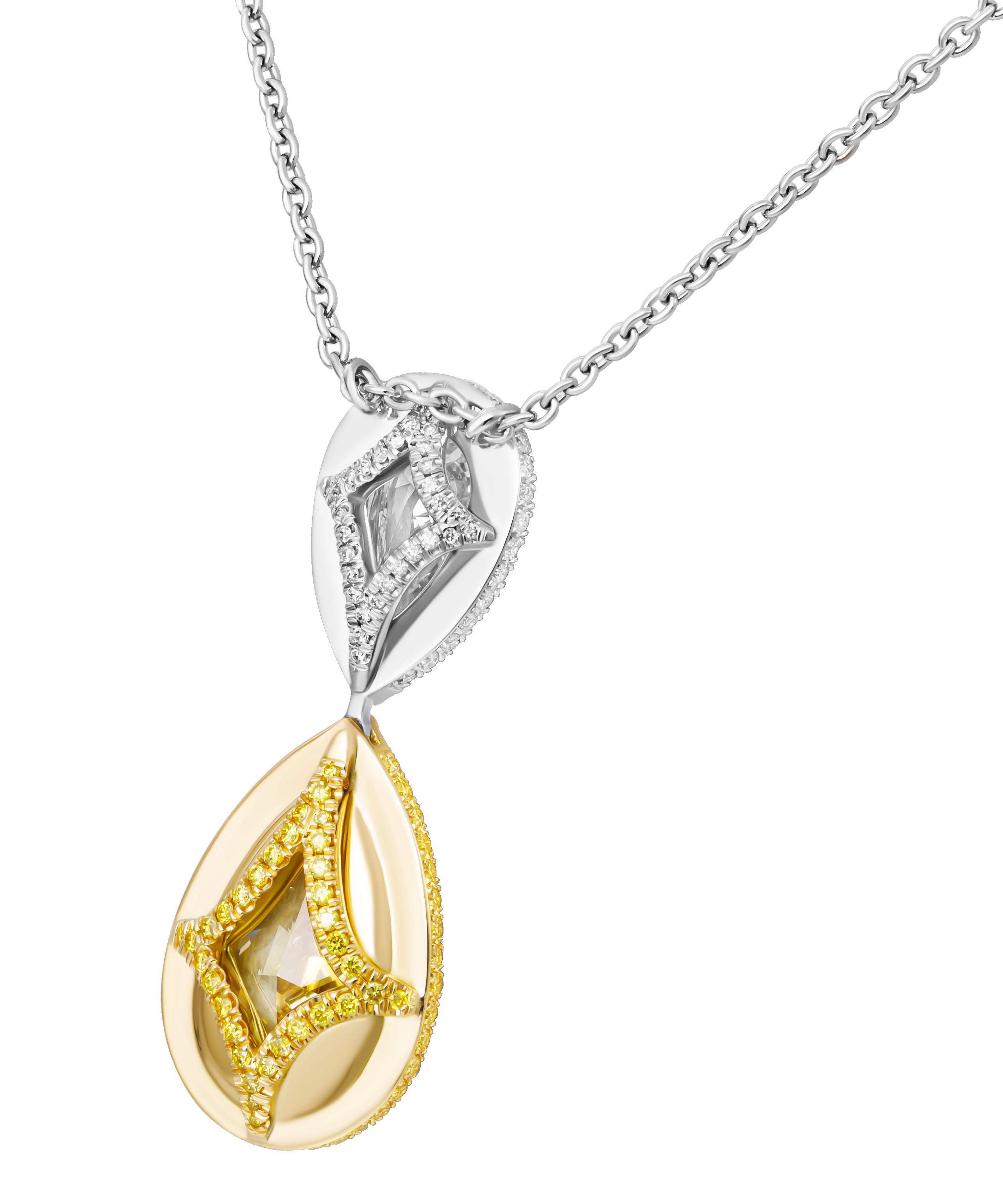 Moderne Pendentif avec 3.05ct Fancy Intense Yellow Pear Shape en vente