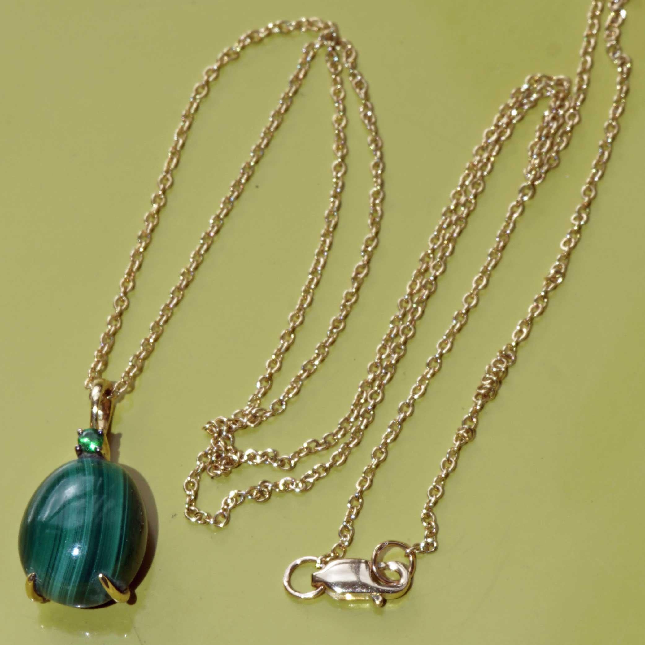 Drop Pendant with Chain soo sweet with Malachite and Tsavorithe made in Italy In New Condition For Sale In Viena, Viena