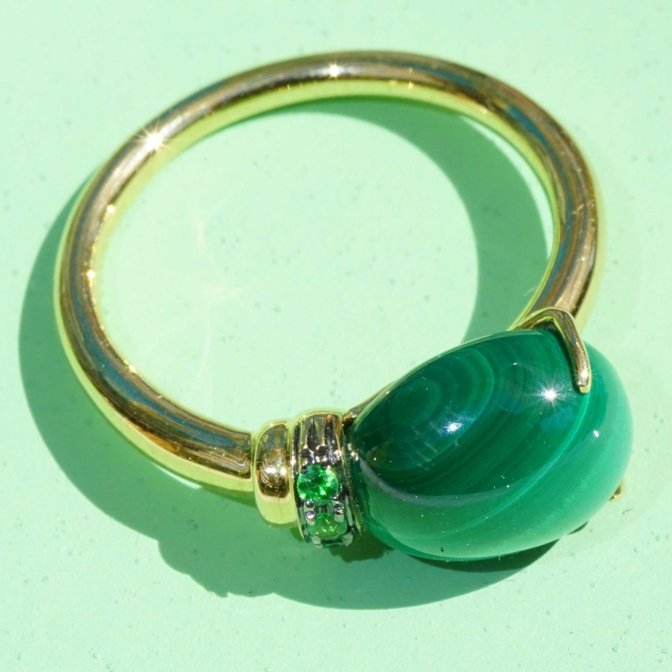Women's or Men's Drop Ring Malachite Tsavorithe  6.75 ct 21 x9 mm traditional made in Italy For Sale
