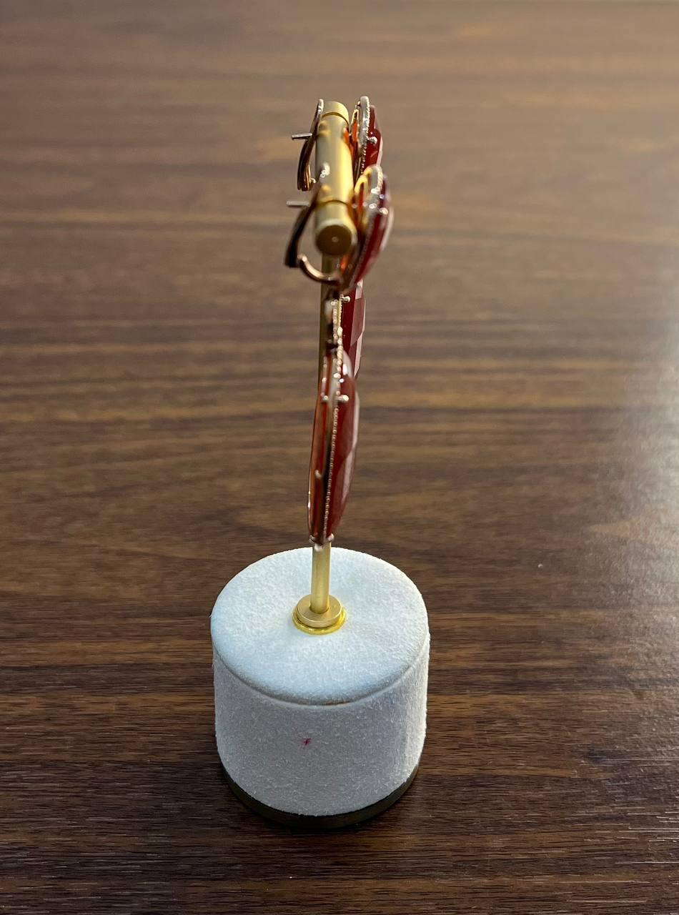 Pendientes de oro amarillo de 14 quilates con forma de gota de cornalina naranja roja y halo de diamantes en venta 6