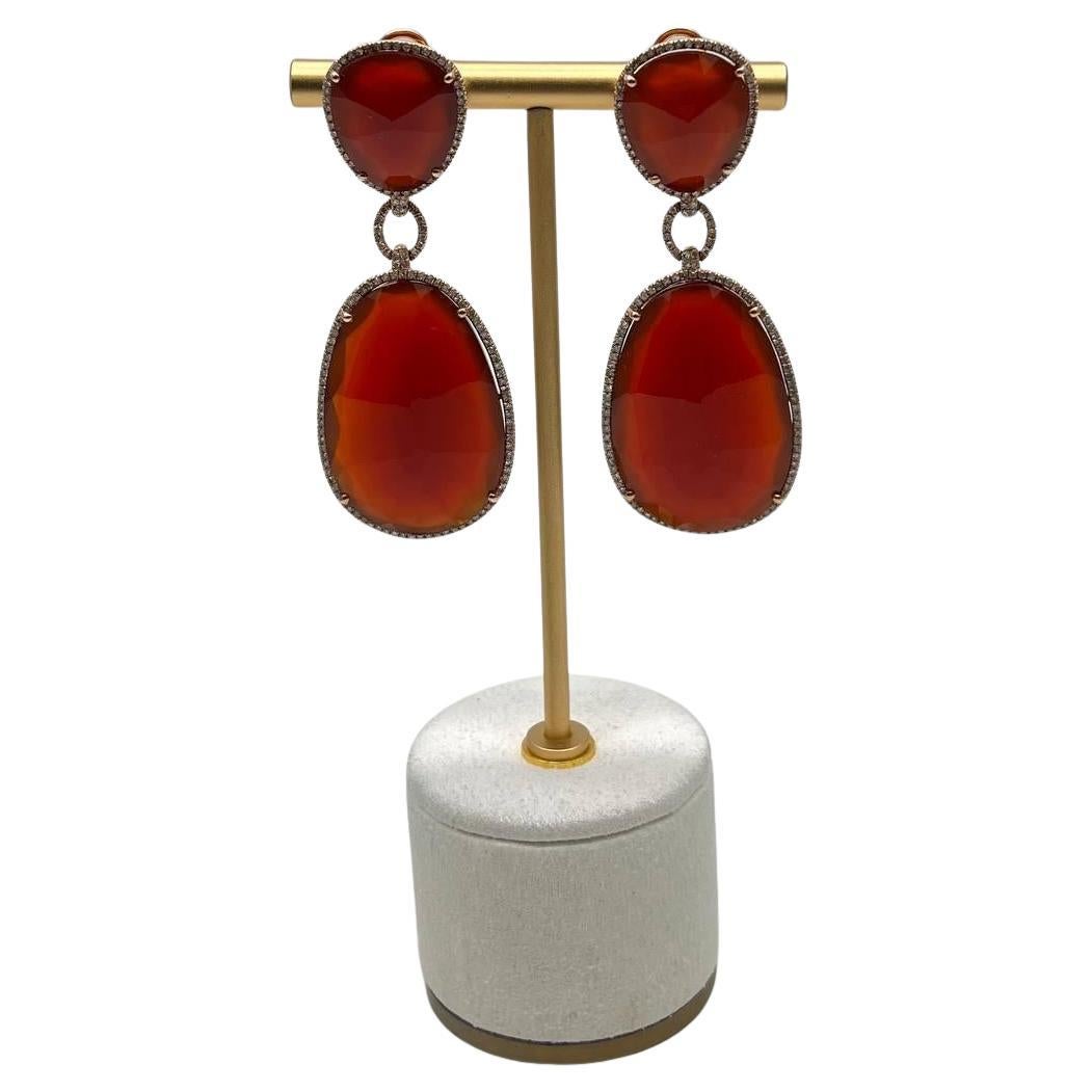 Pendientes de oro amarillo de 14 quilates con forma de gota de cornalina naranja roja y halo de diamantes
