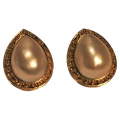 Drop-Shaped 18 Kt Yellow Gold Stud Earrings, Mabe Pearl and Yellow Sapphires