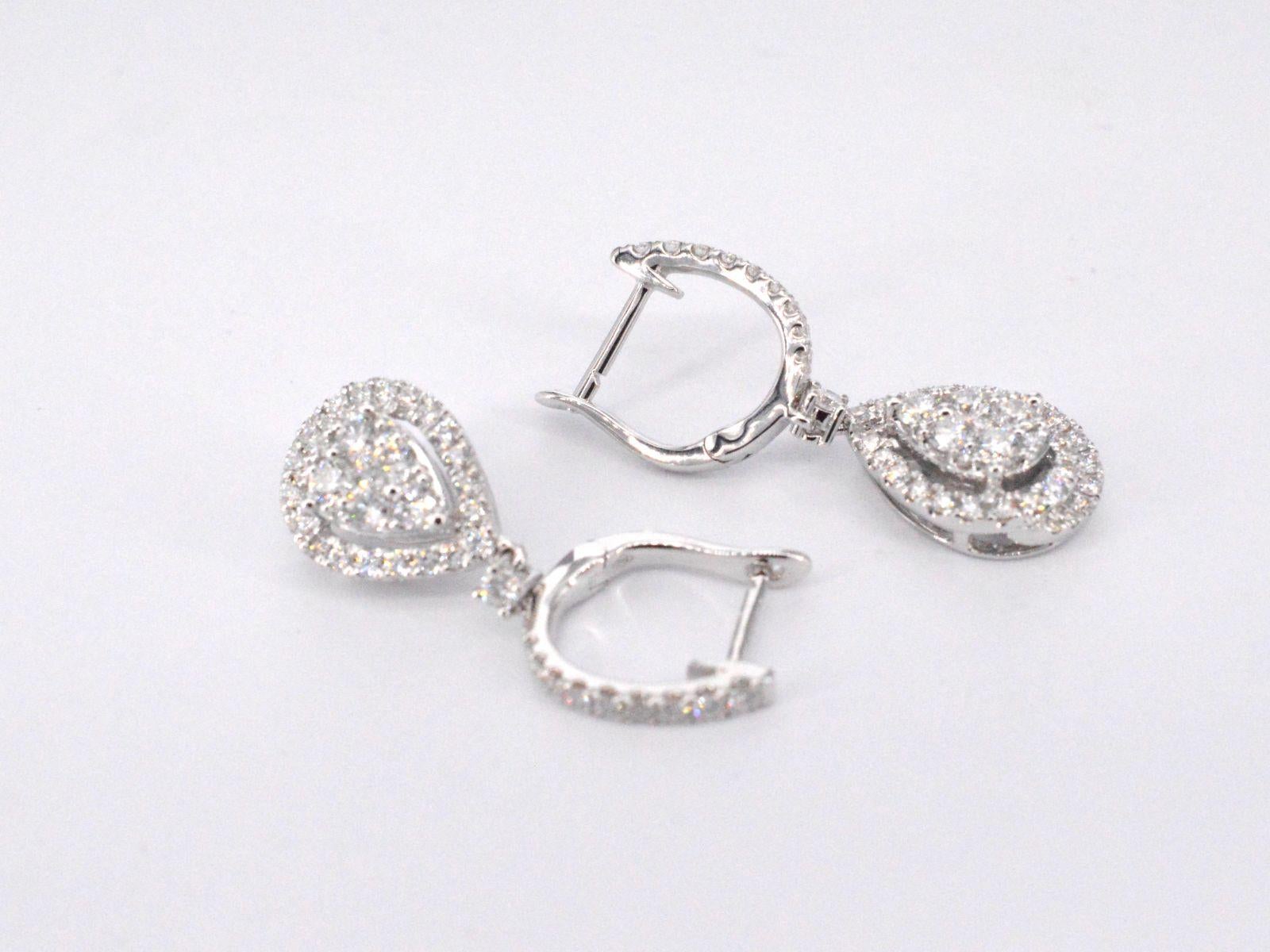 Drop-Shaped Earrings with Brilliant Cut Diamonds For Sale 3