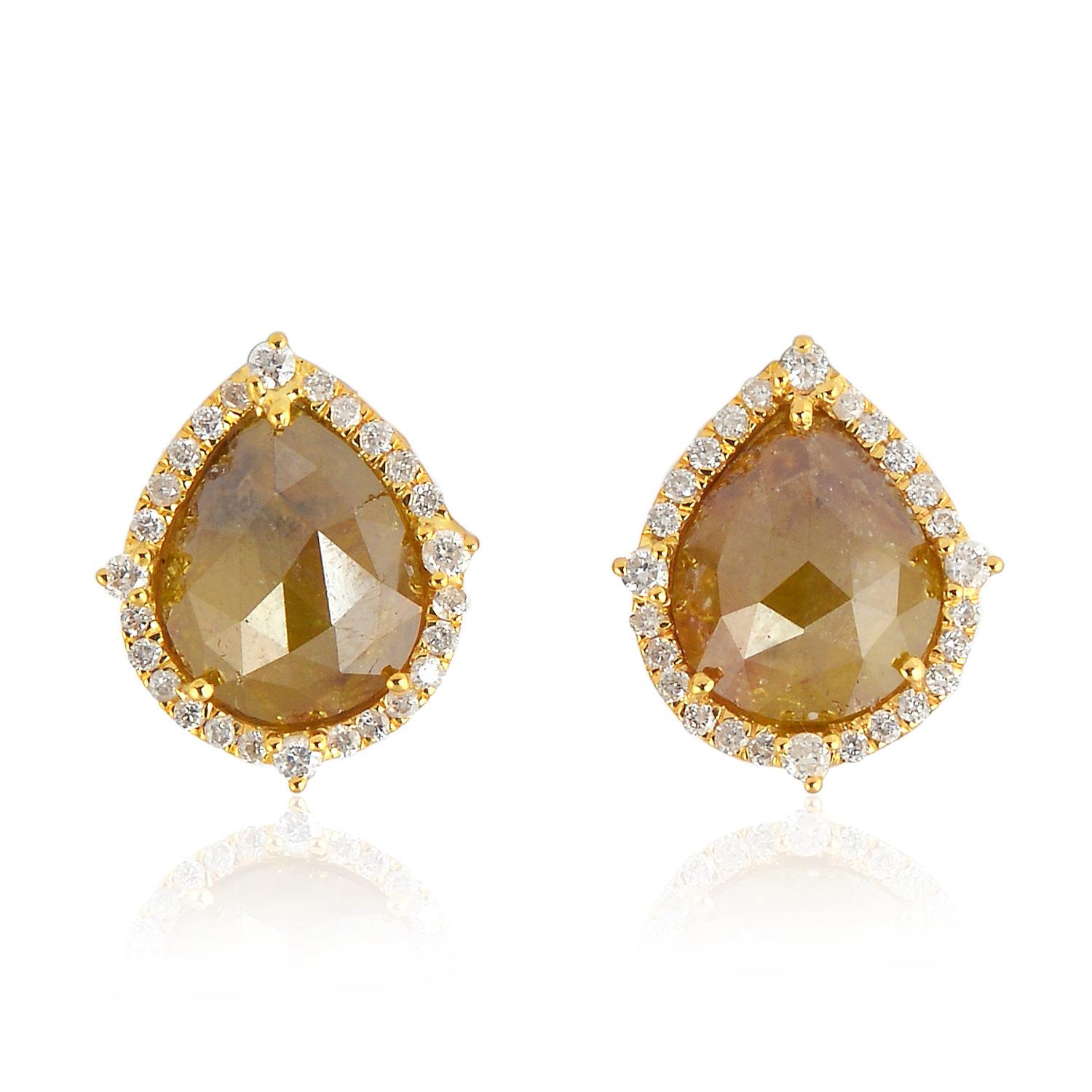 Taille mixte Clous d'oreilles en forme de goutte avec diamant de glace en or jaune 18k en vente