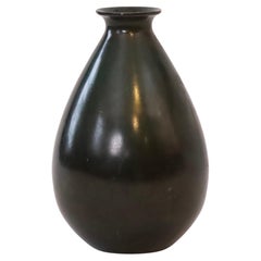 Vase en métal en forme de goutte d'eau conçu par Just Andersen, années 1930, Danemark