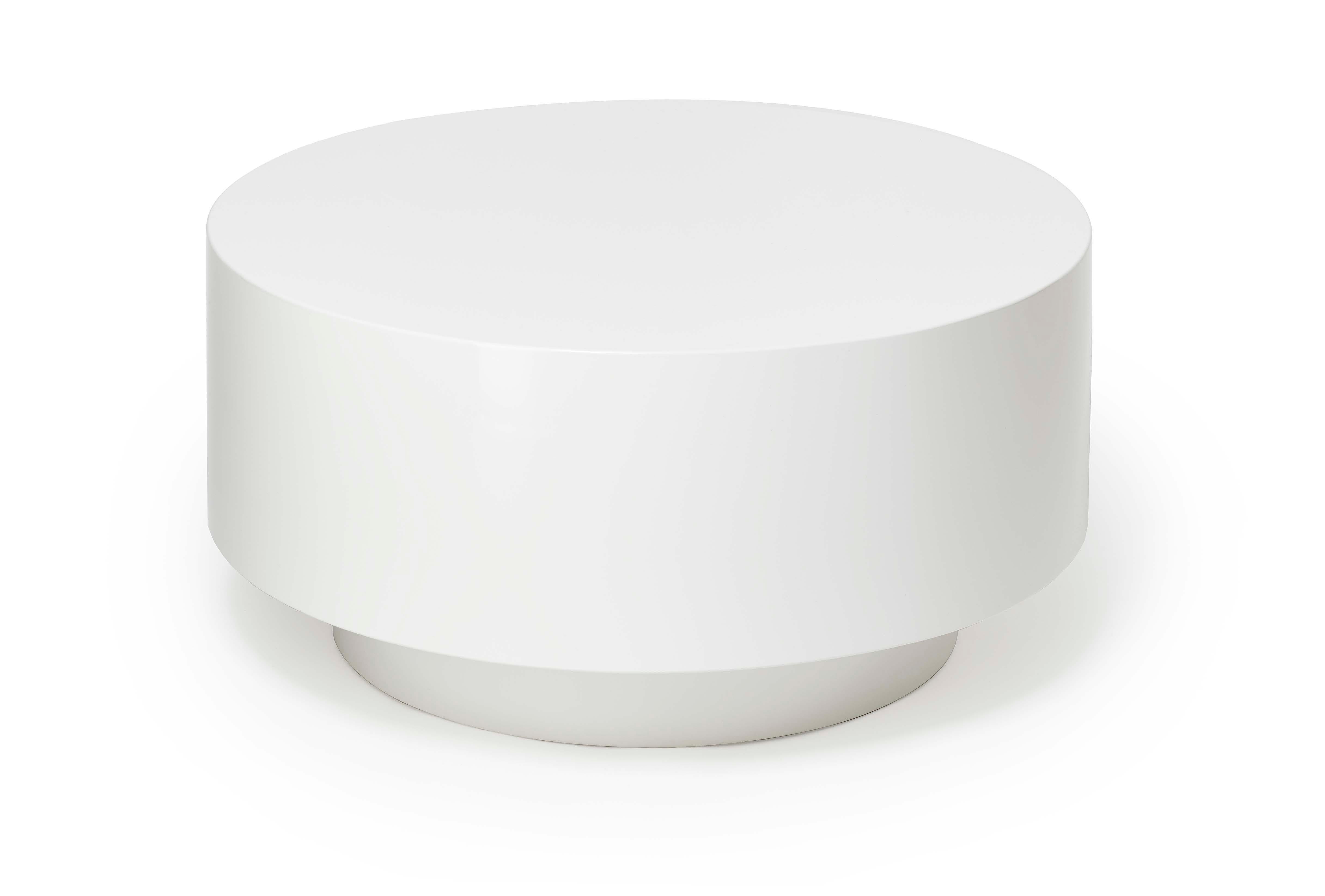 Cette table d'appoint apporte de la fonctionnalité à votre mobilier : elle peut accueillir votre café quotidien, une lampe de table et votre liste de choses à faire qui ne cesse de s'allonger. Gardez le blanc traditionnel ou pimentez-le avec une